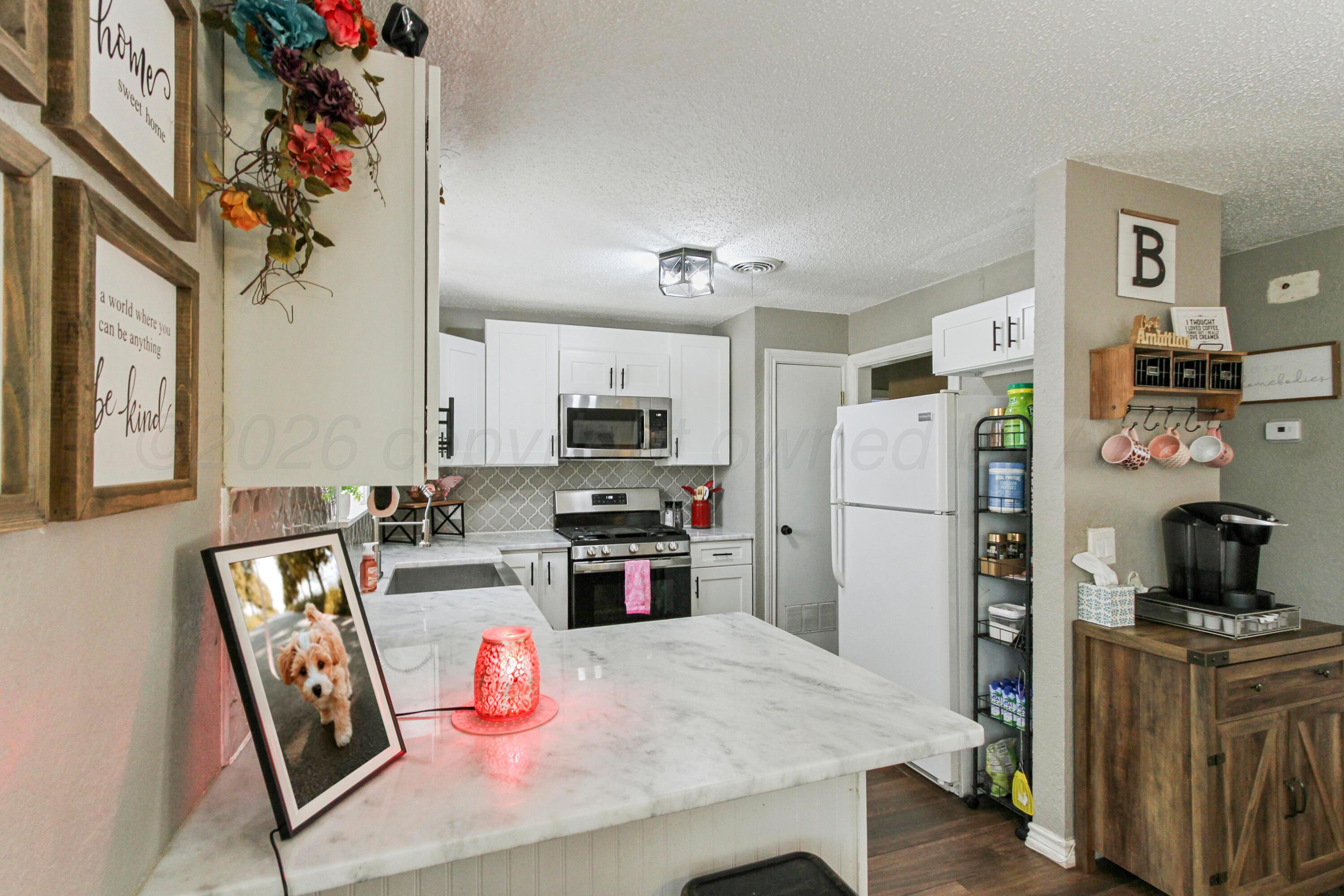 306 S Austin Street Property Photo 7
