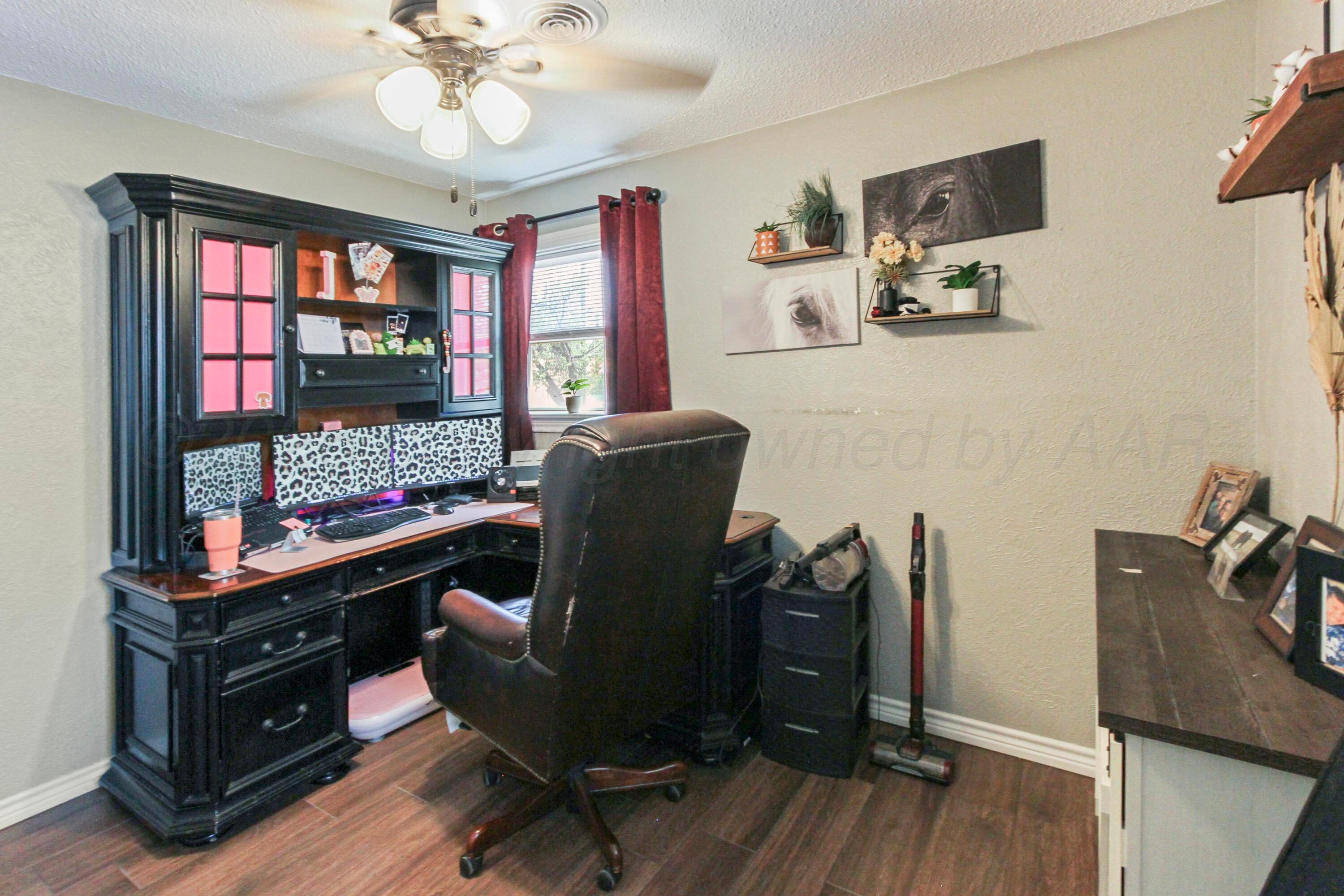 306 S Austin Street Property Photo 9