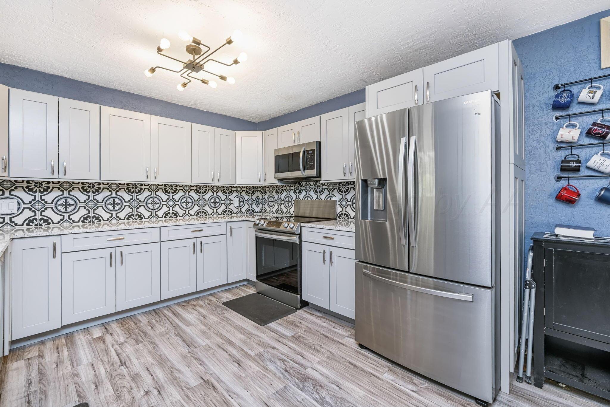 3704 Kingston Road Property Photo 8