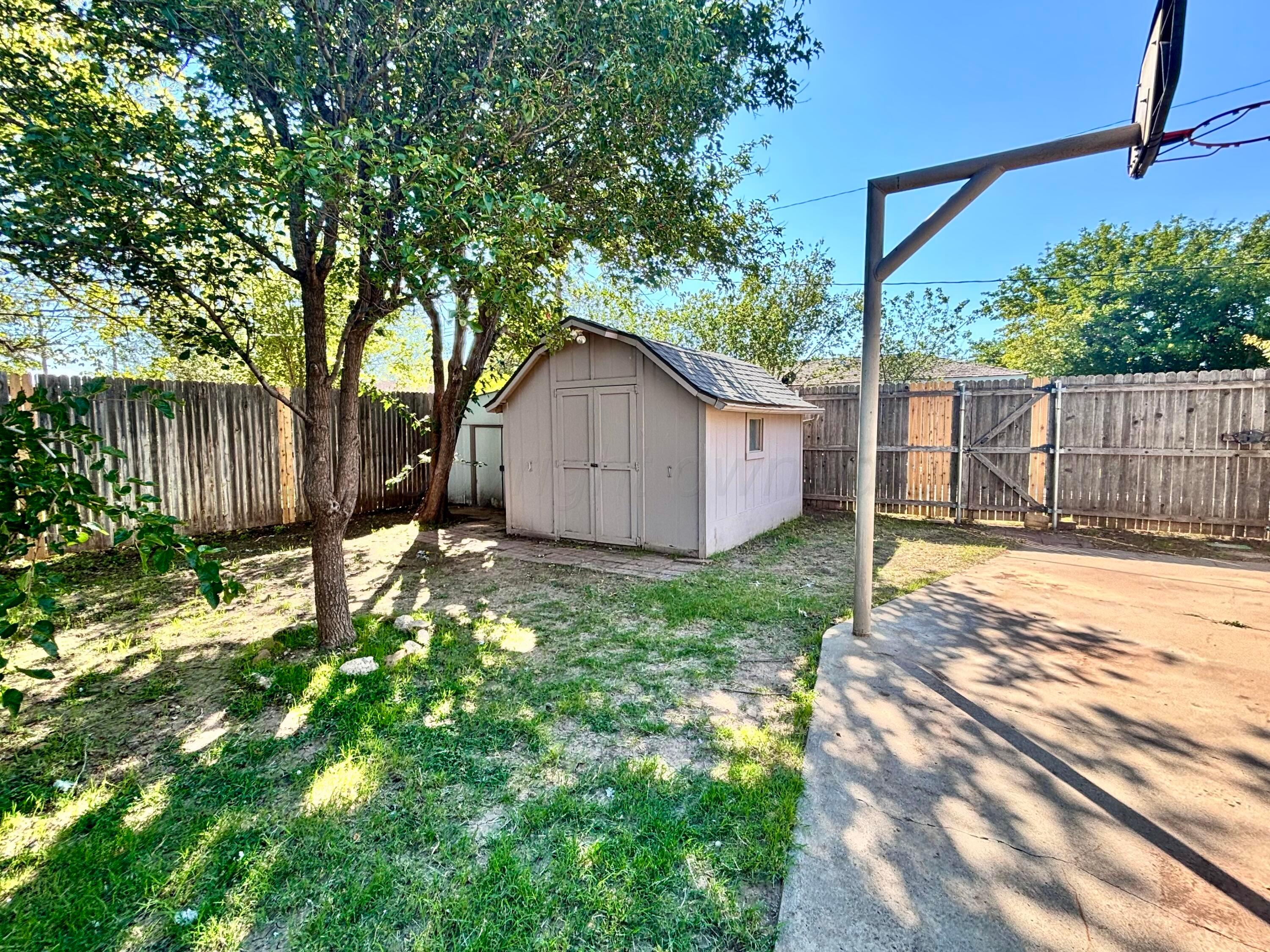2913 Comanche Street Property Photo 22