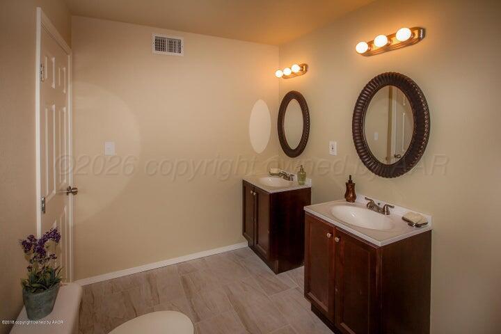 3303 S Tyler Street Property Photo 11