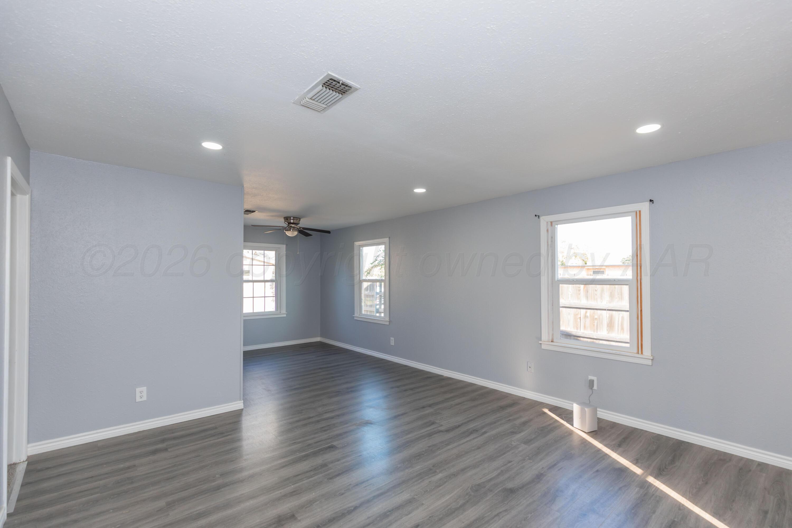 4000 S Lipscomb Street Property Photo 3