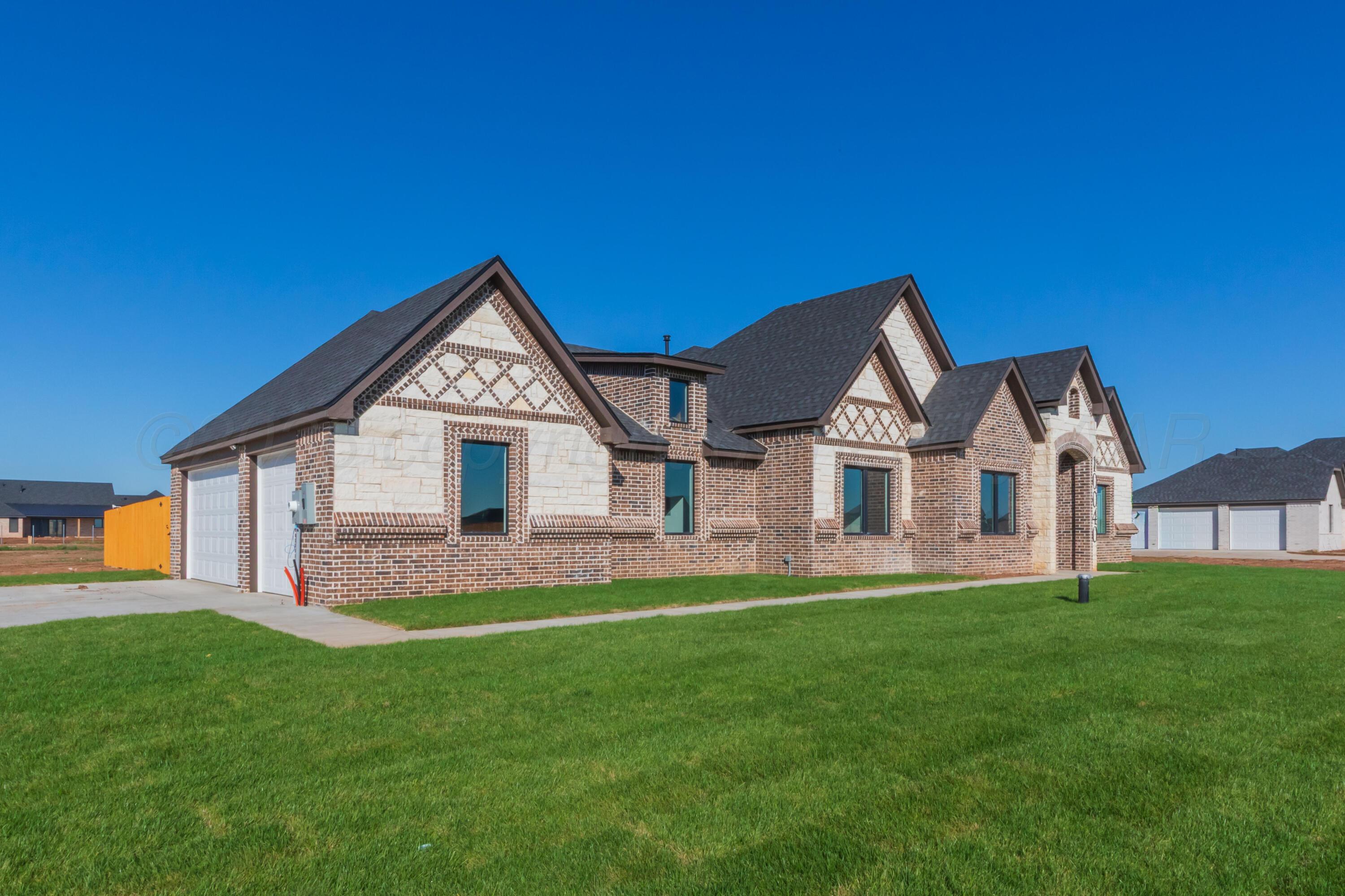 10040 Highland Springs Property Photo 2