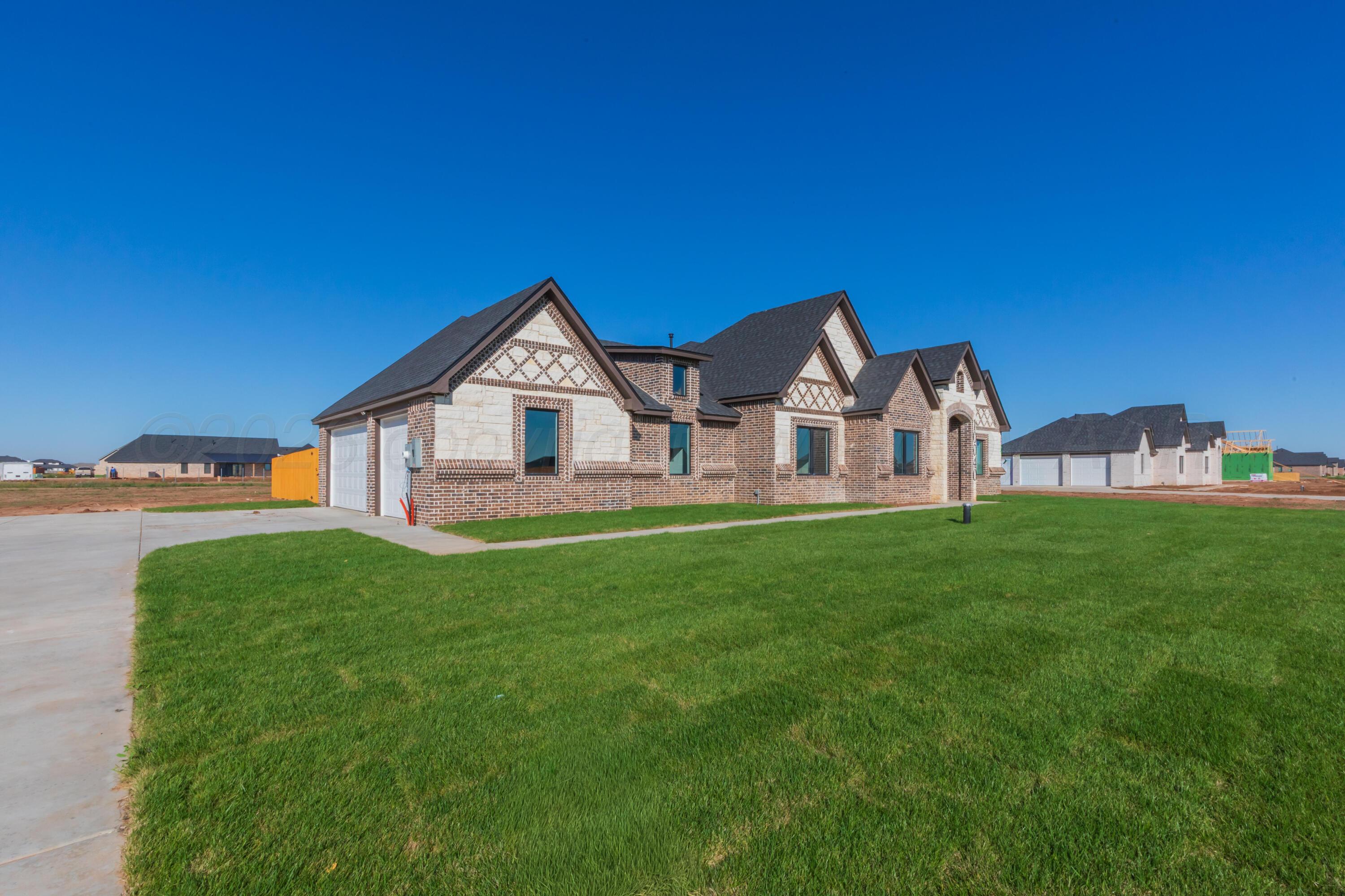 10040 Highland Springs Property Photo 3