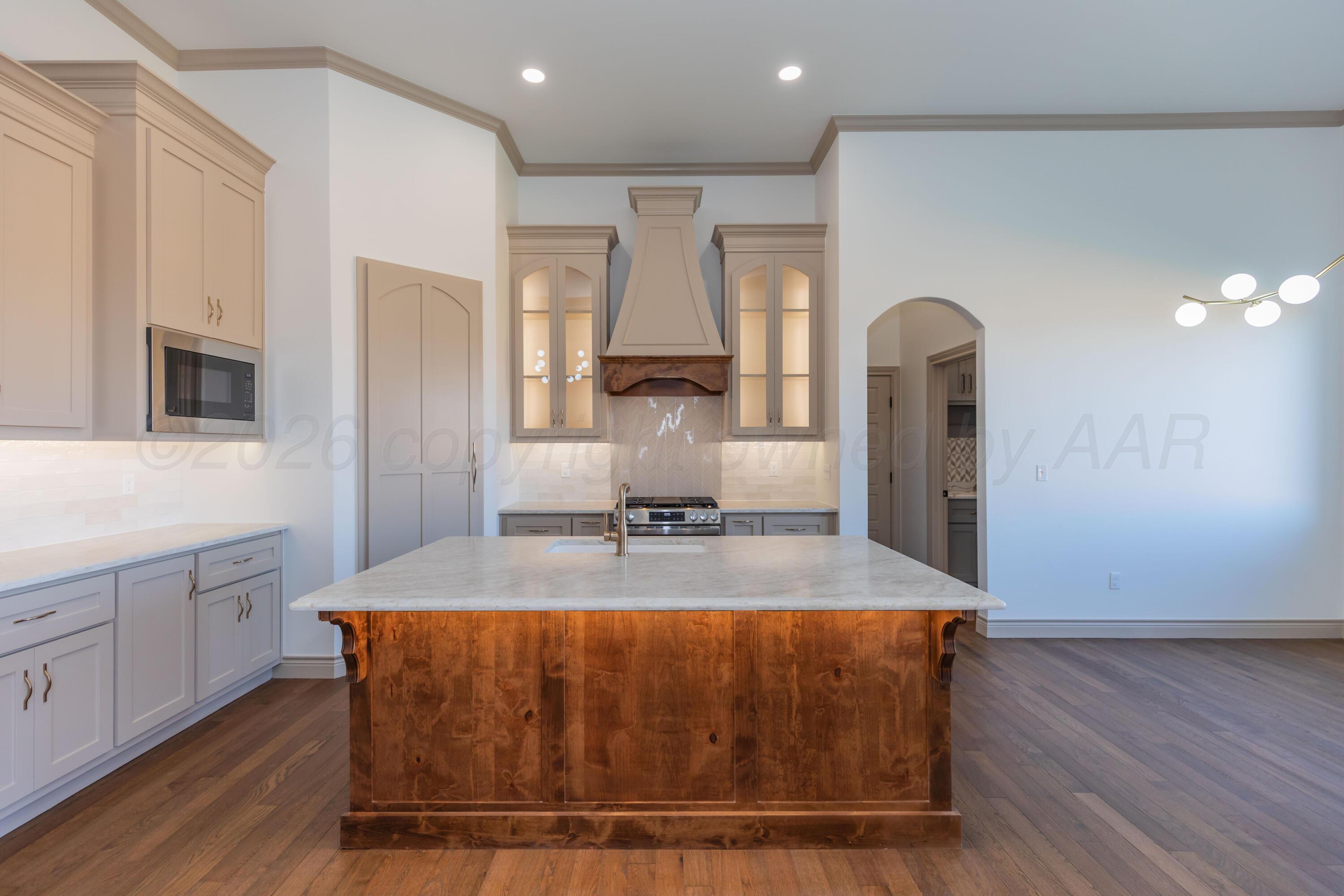 10040 Highland Springs Property Photo 12