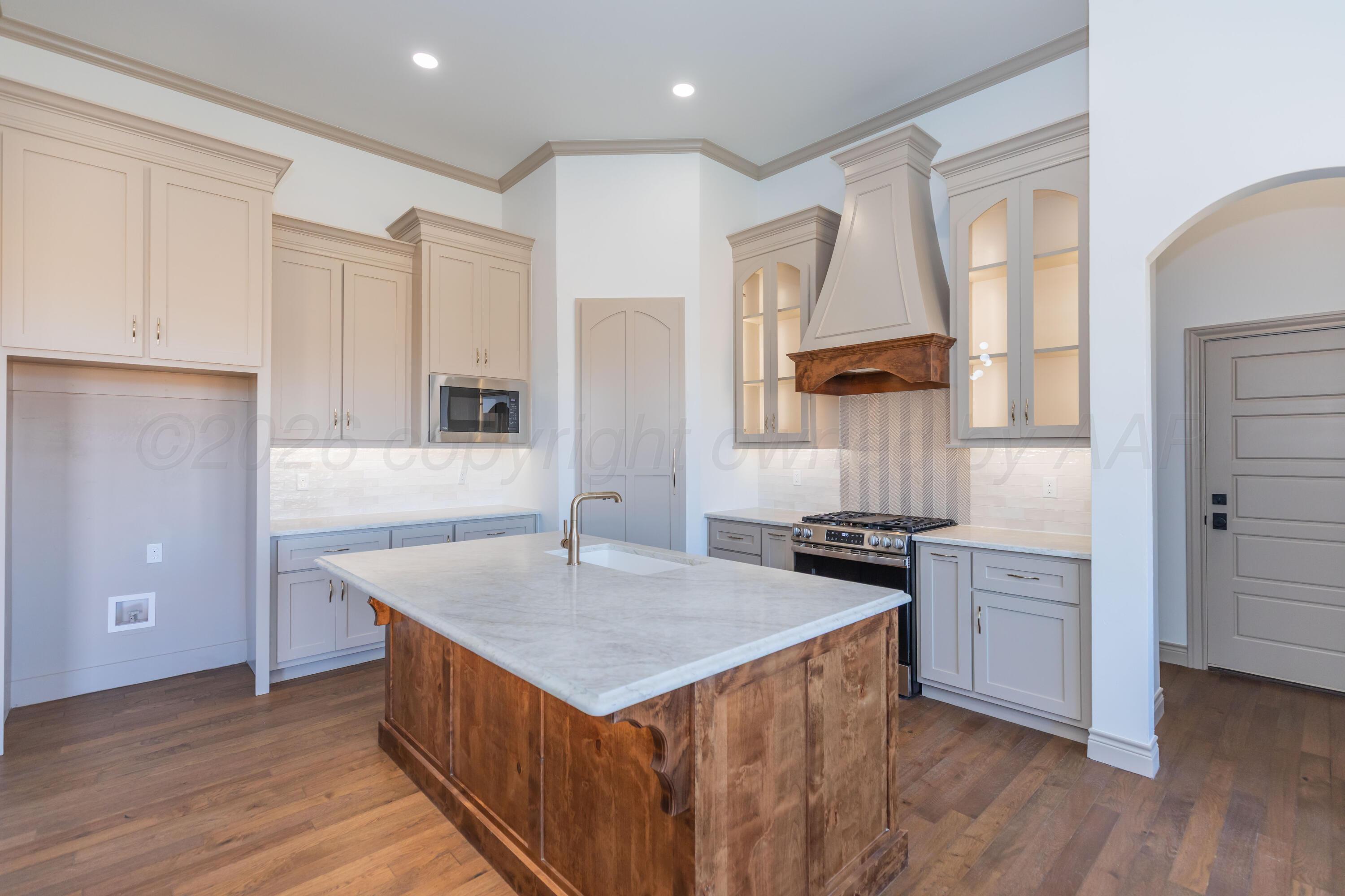 10040 Highland Springs Property Photo 13
