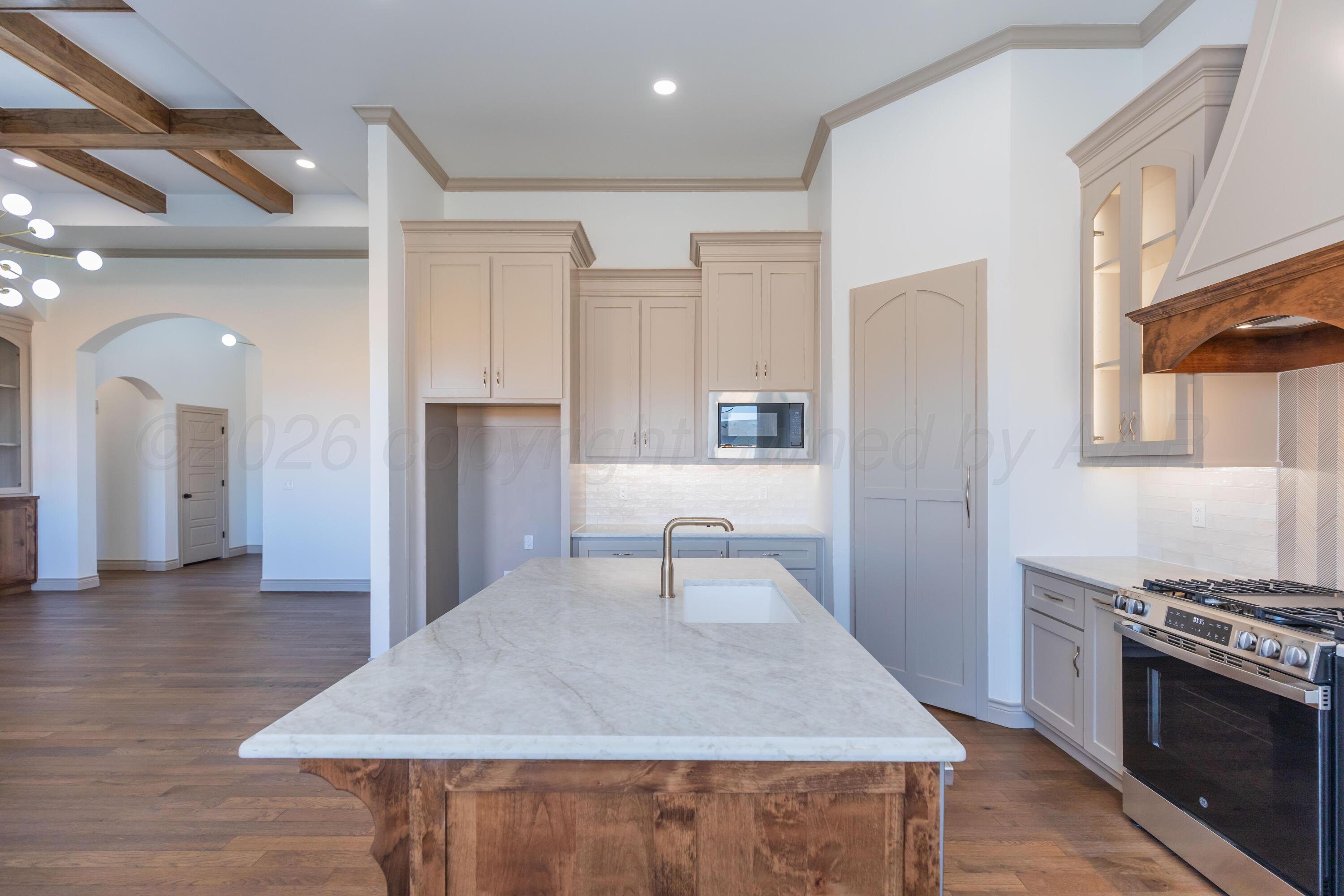 10040 Highland Springs Property Photo 14