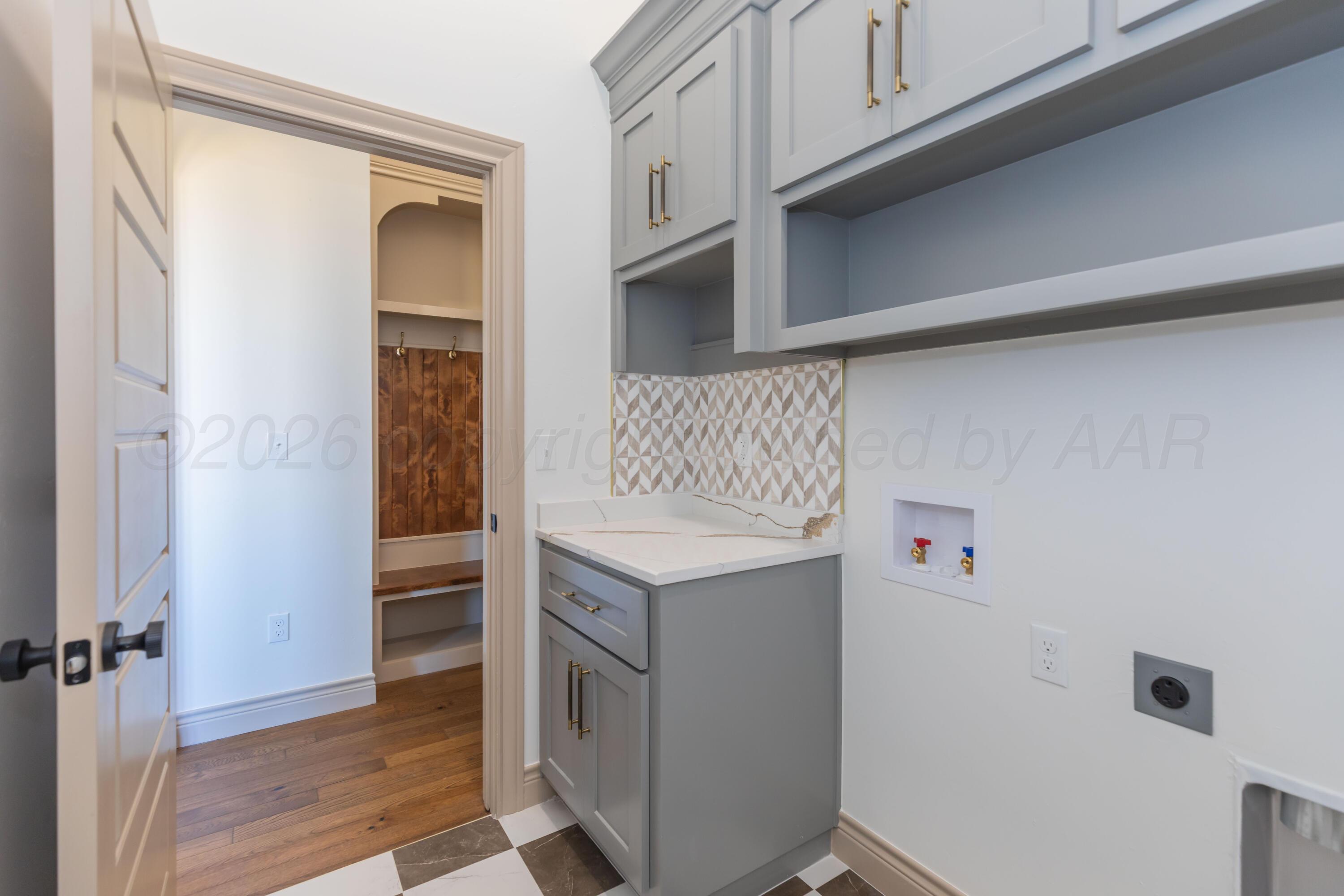 10040 Highland Springs Property Photo 23