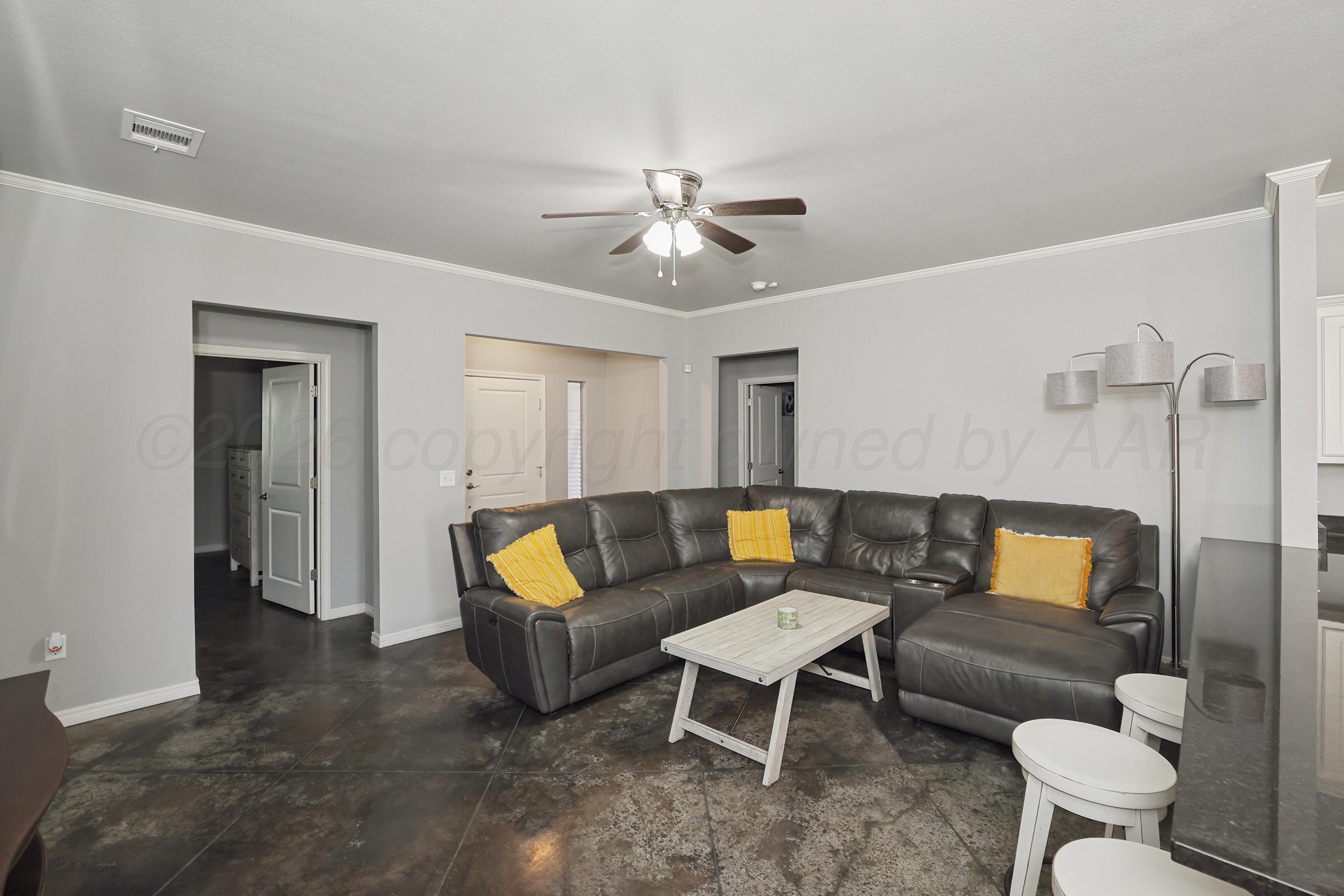 9309 Heritage Hills Parkway Property Photo 4
