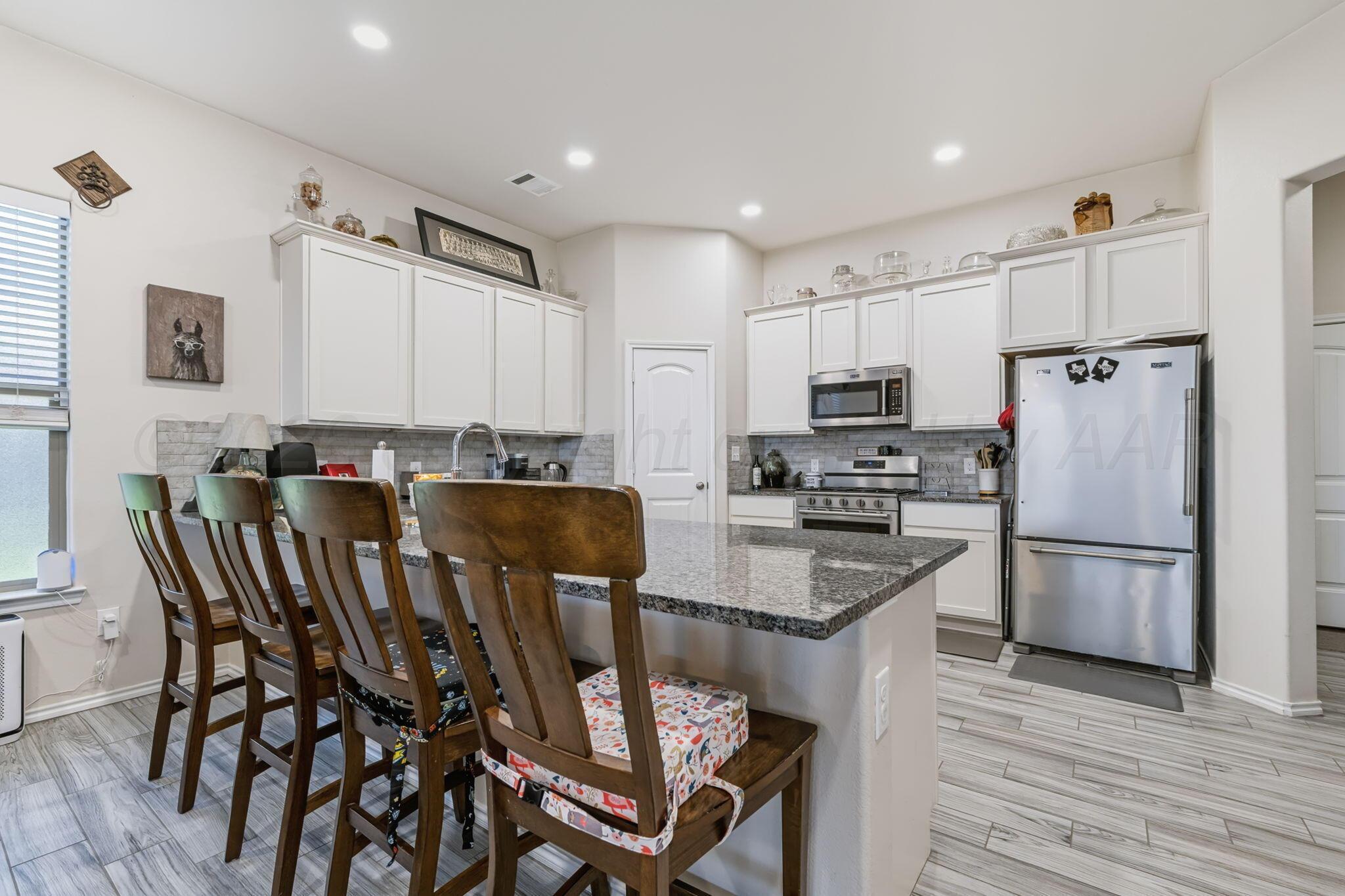 9305 Sydney Drive Property Photo 7
