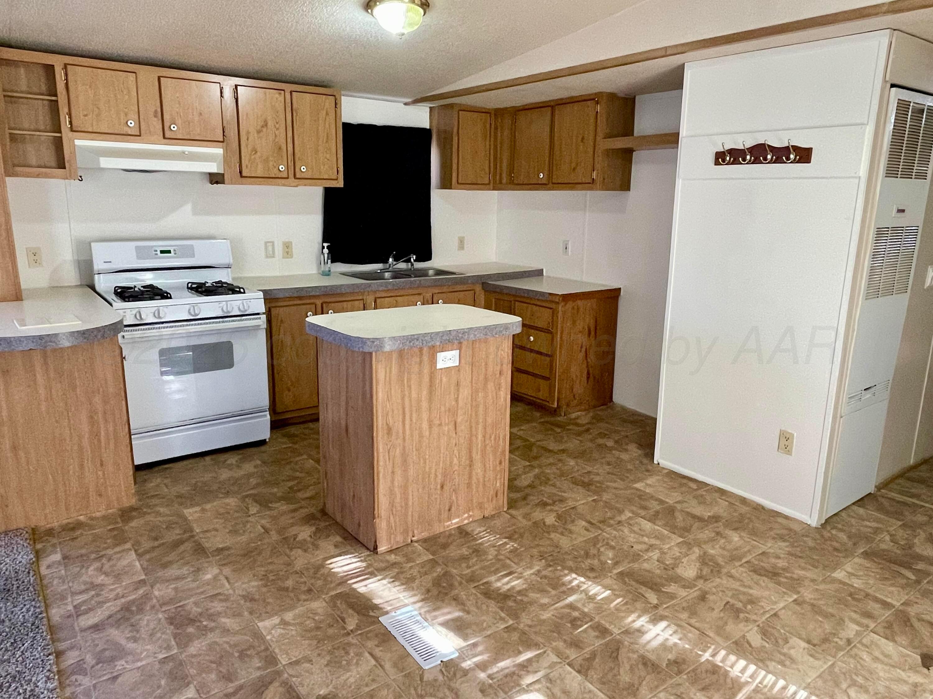 802a S Meredith Avenue Property Photo 3