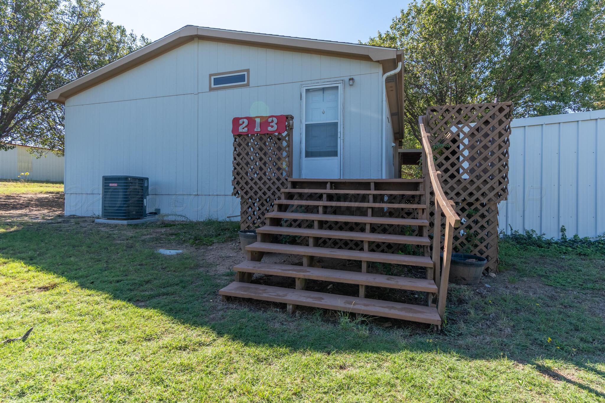 213 Arthur Drive Property Photo 4