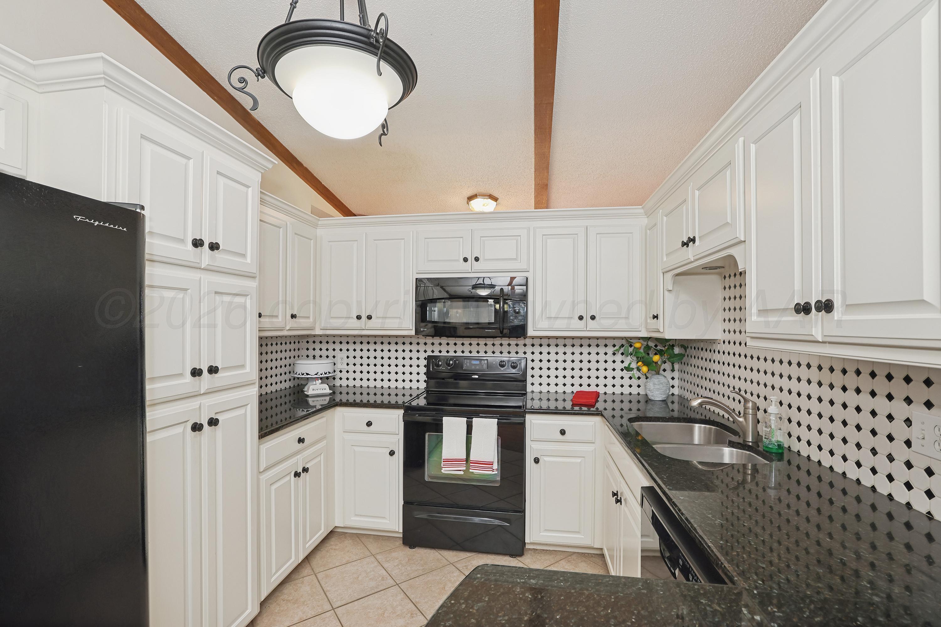 3908 Lenwood Drive Property Photo 11