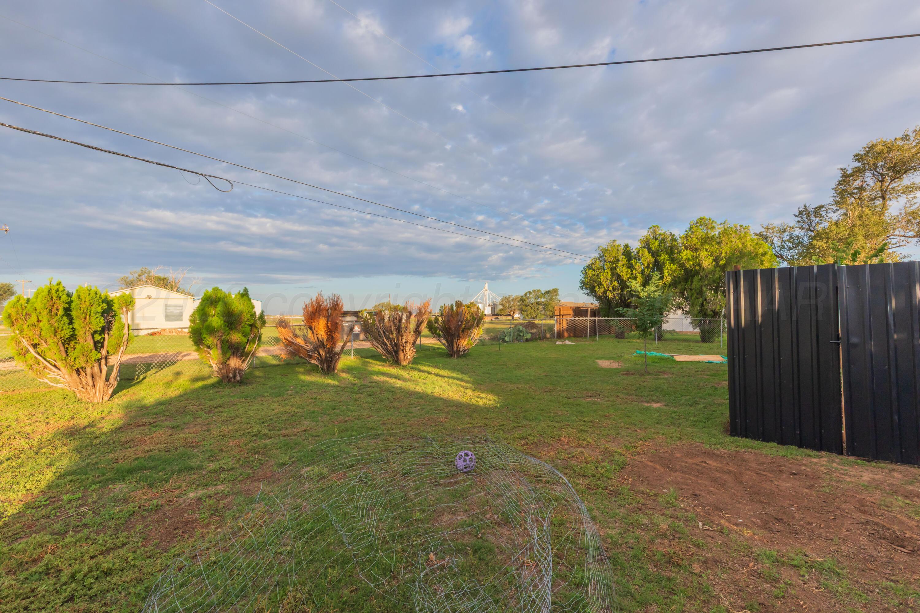 105 N Vine Street Property Photo 8