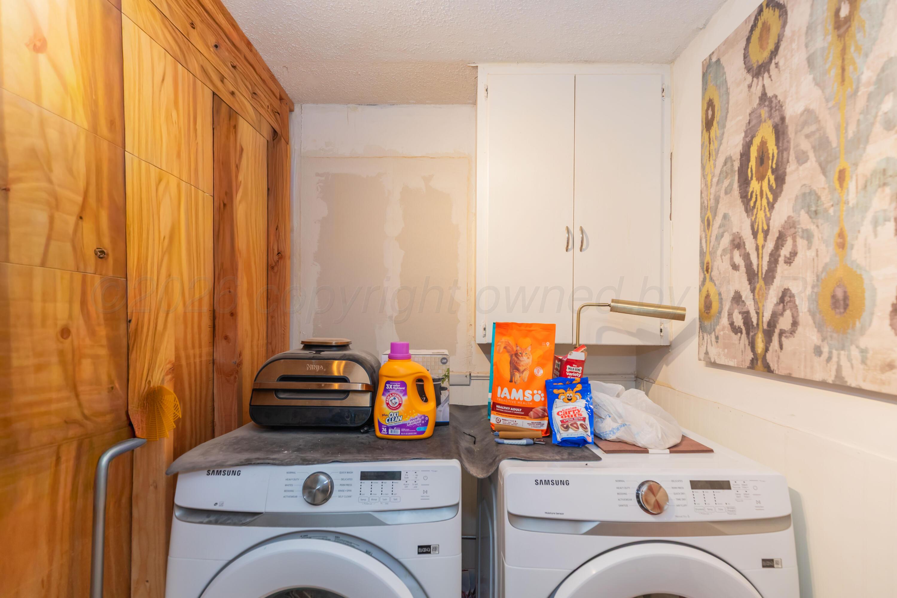 105 N Vine Street Property Photo 23