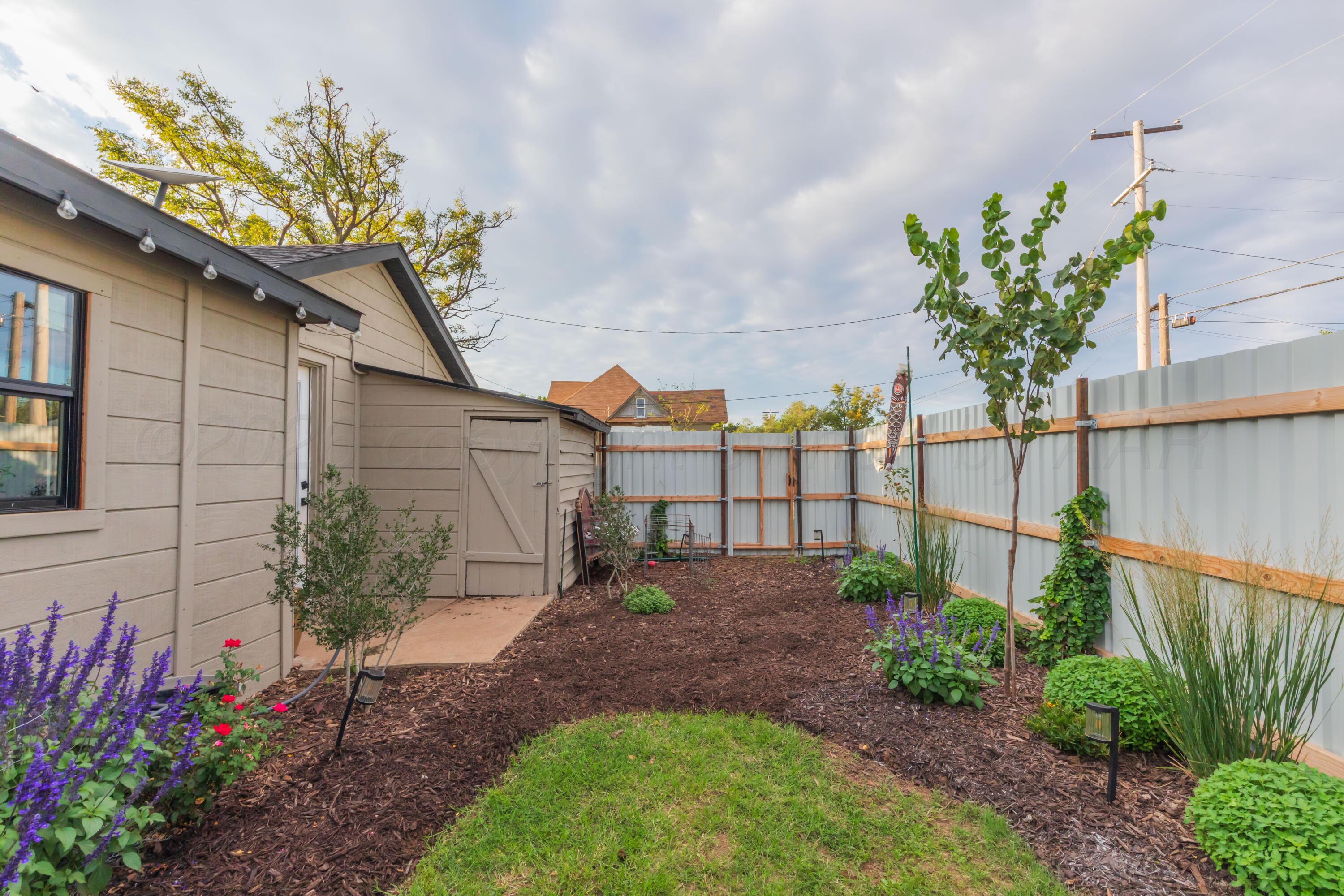 105 N Vine Street Property Photo 25