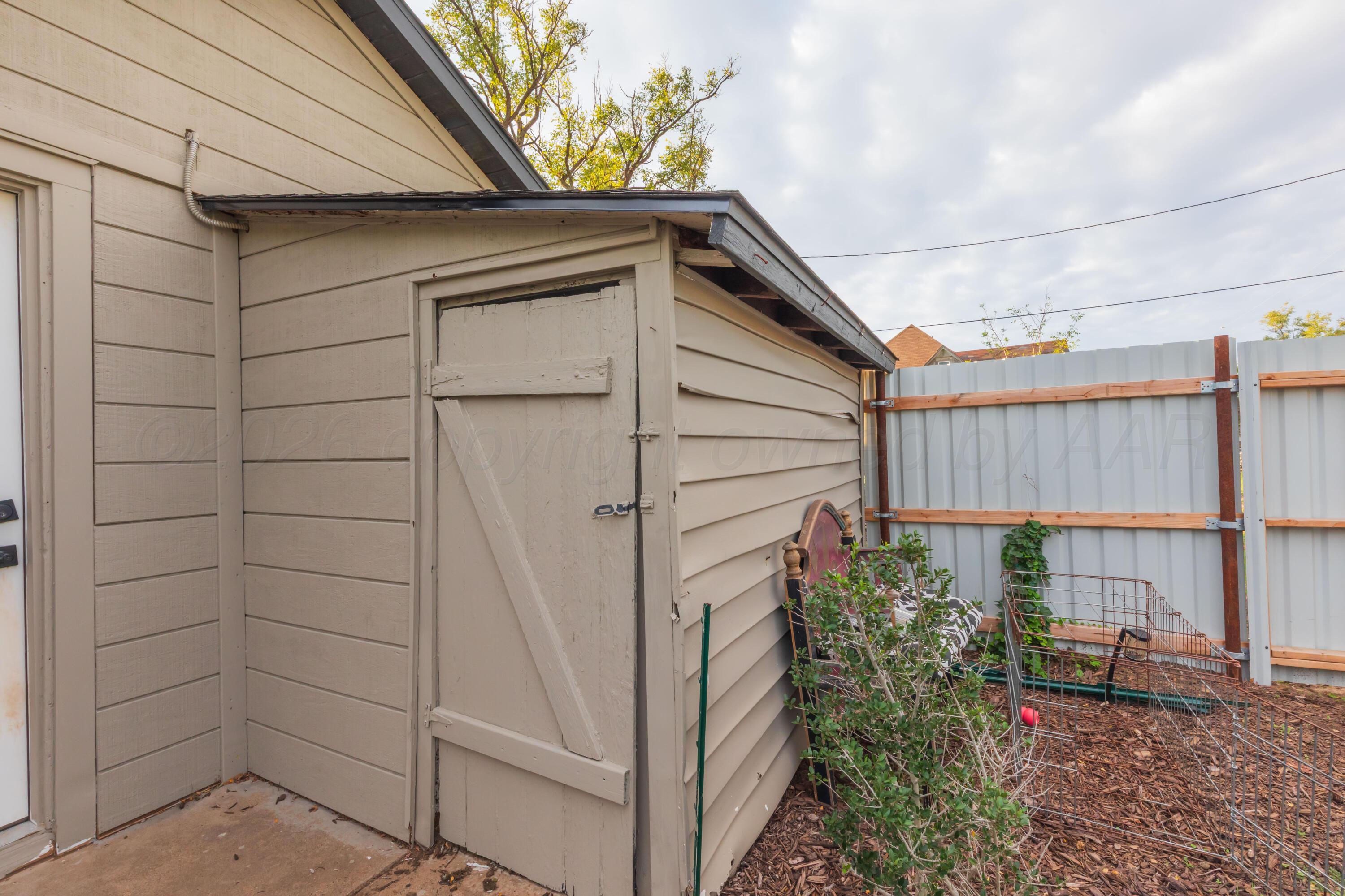105 N Vine Street Property Photo 28