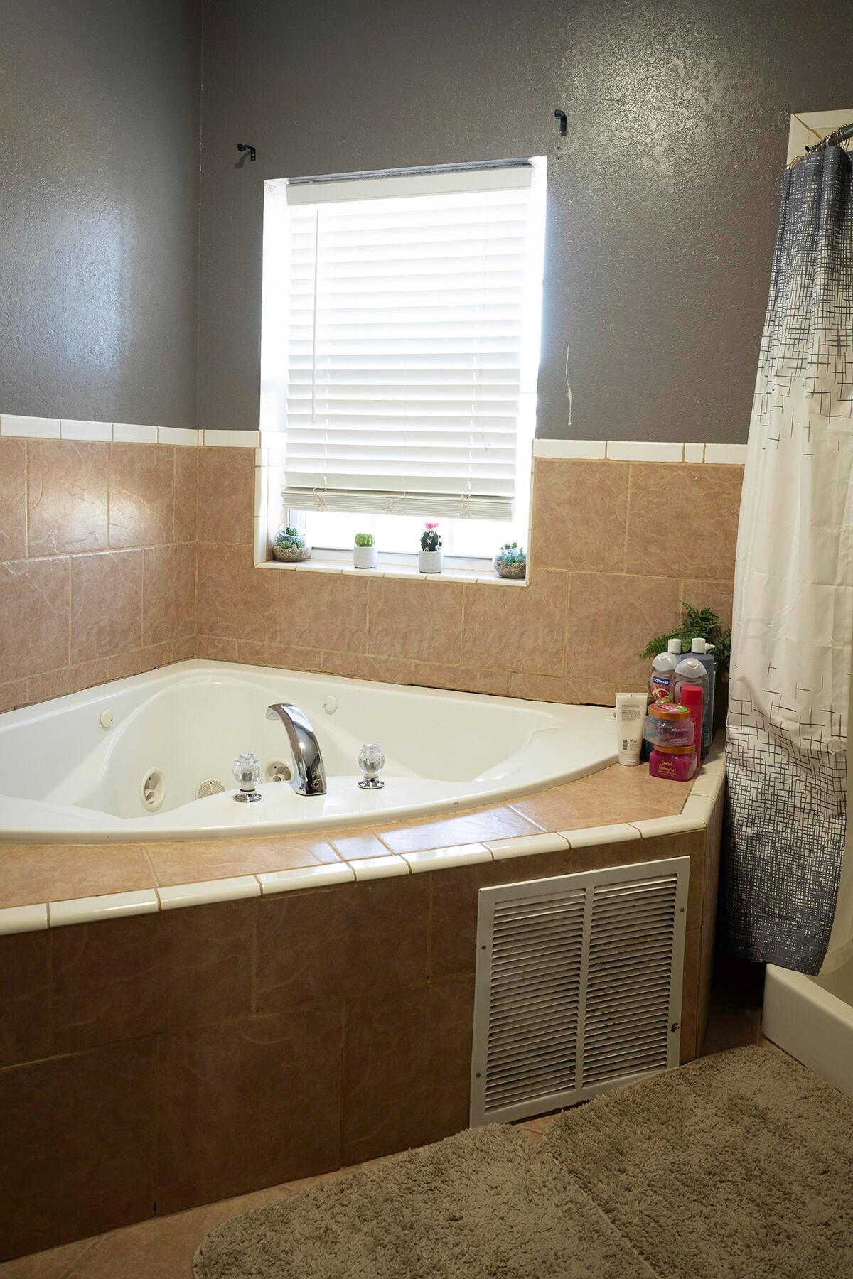 5496 W Road R Property Photo 24