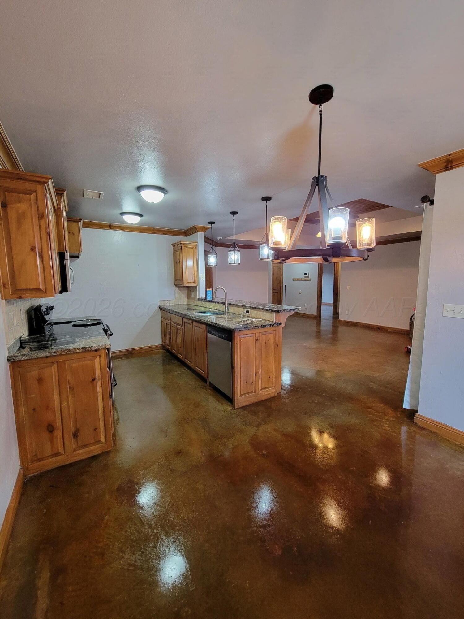 1806 Berkley Court Property Photo 4