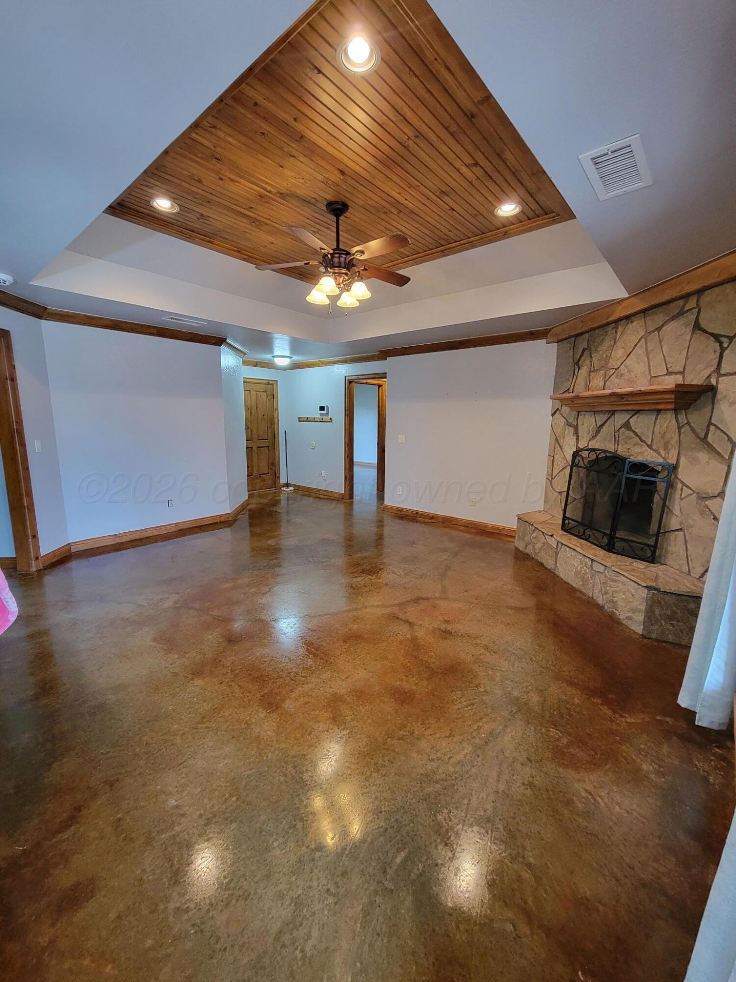 1806 Berkley Court Property Photo 6