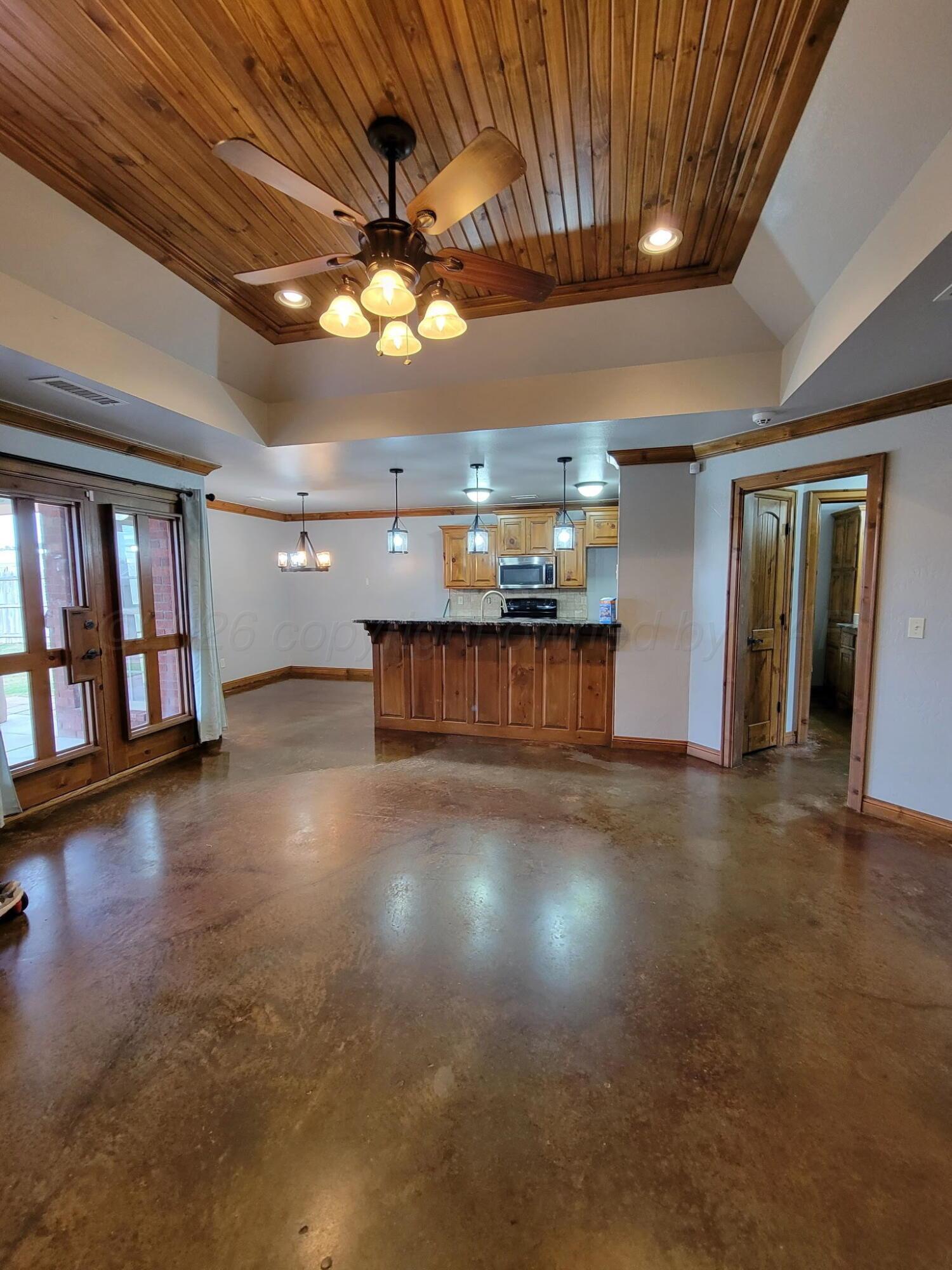 1806 Berkley Court Property Photo 7