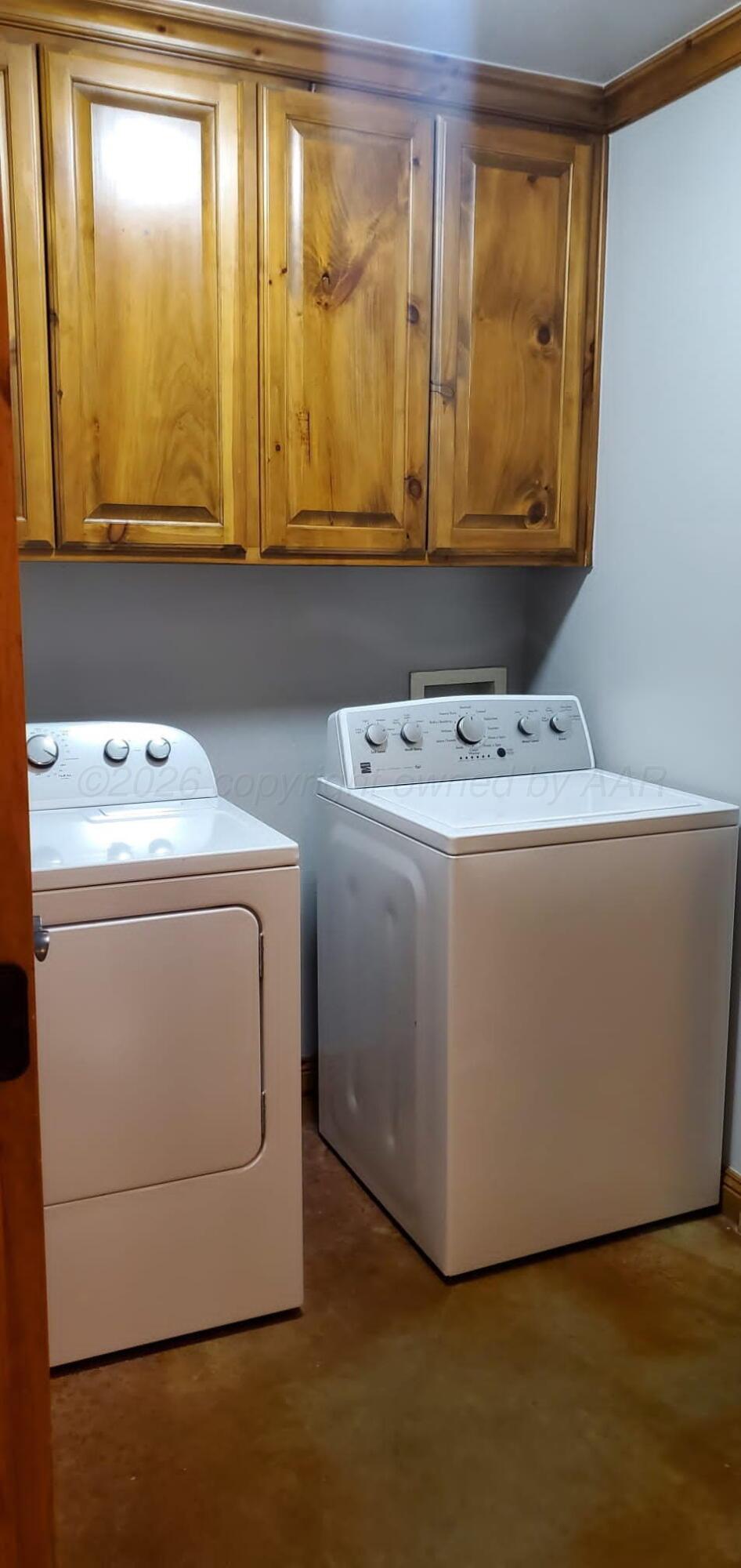 1806 Berkley Court Property Photo 12