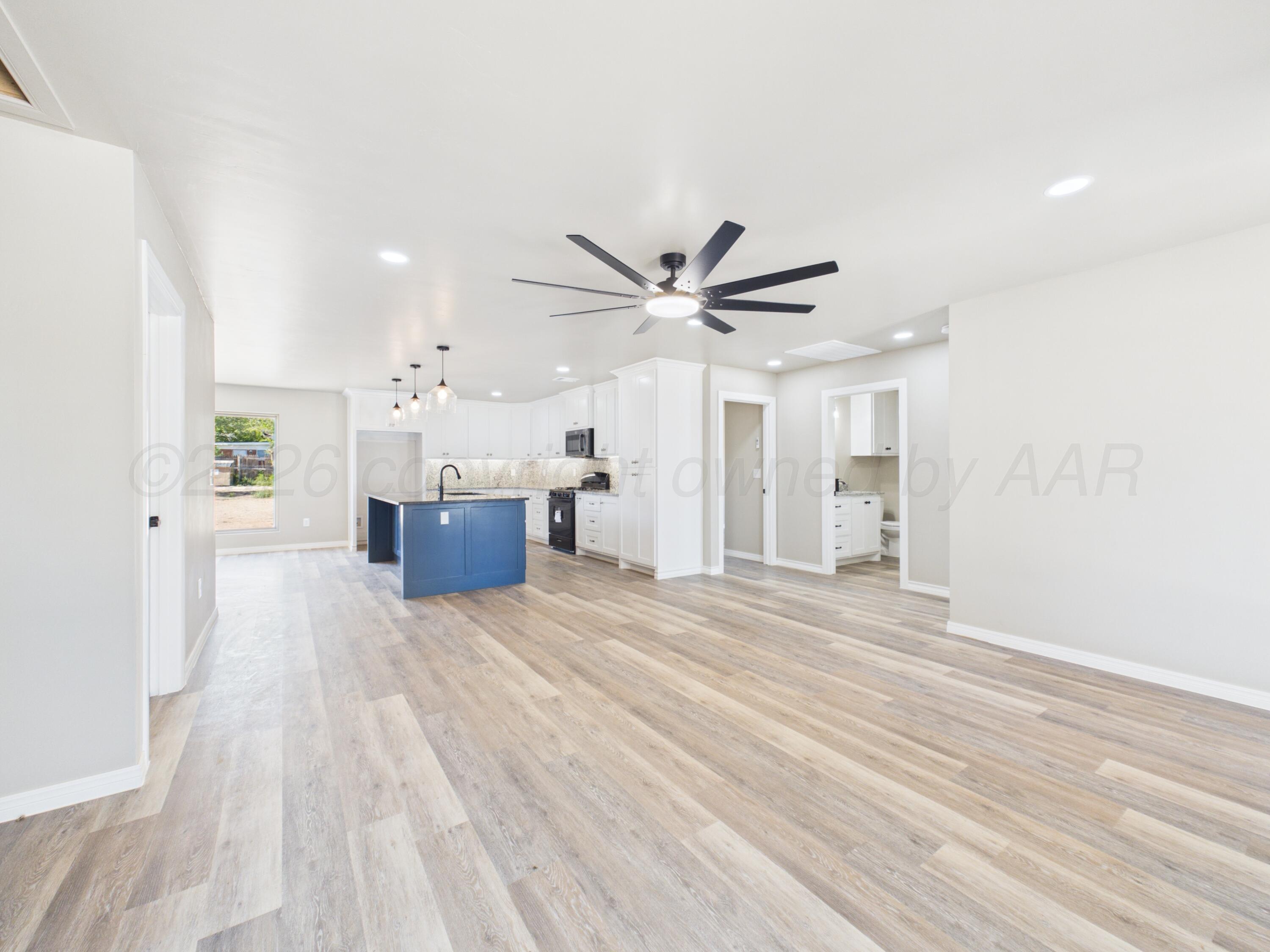 307 N Maryland Street Property Photo 6