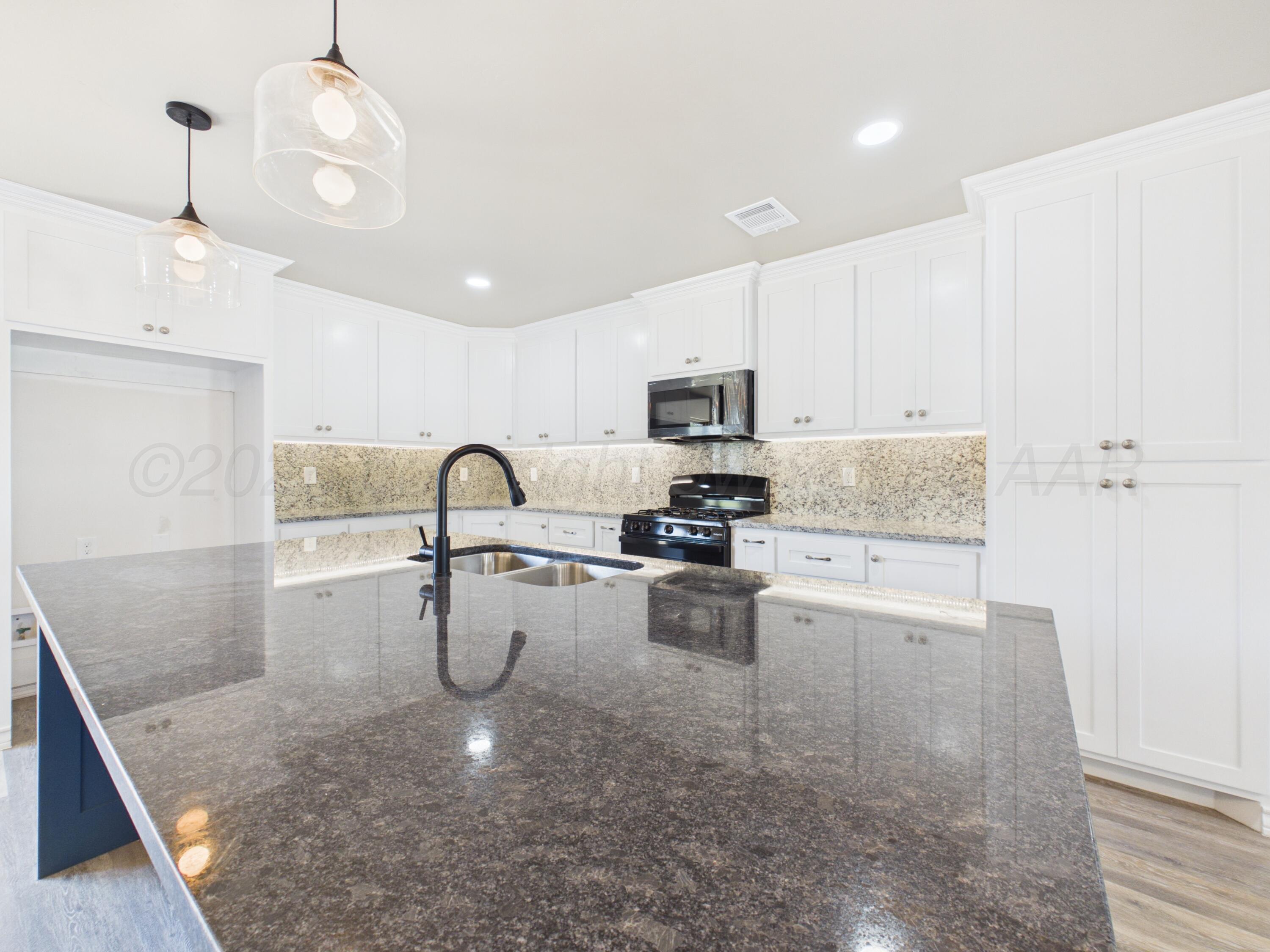 307 N Maryland Street Property Photo 8
