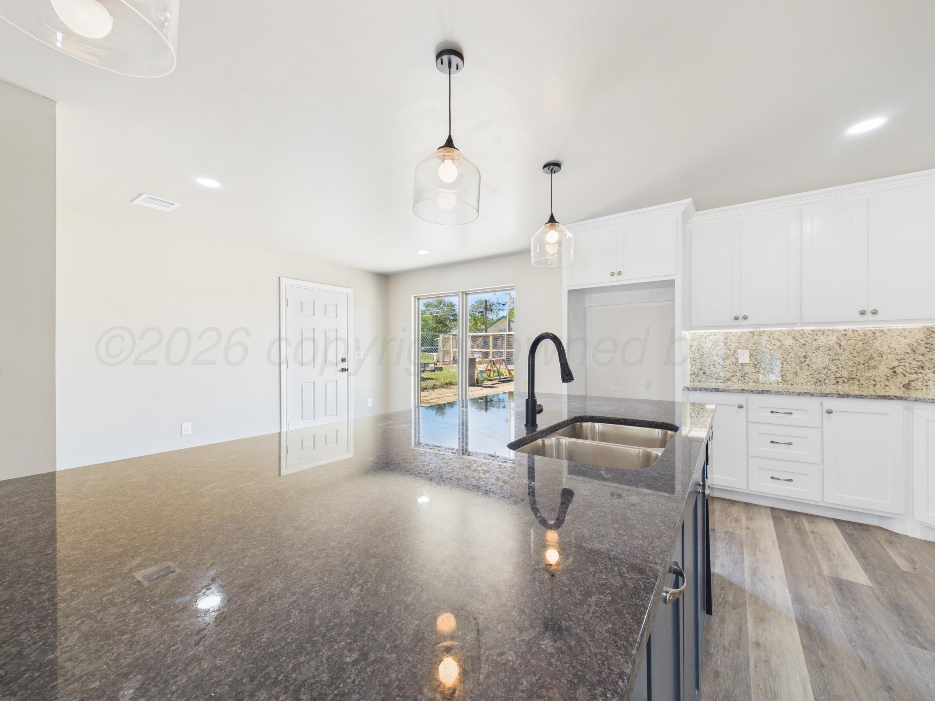 307 N Maryland Street Property Photo 10