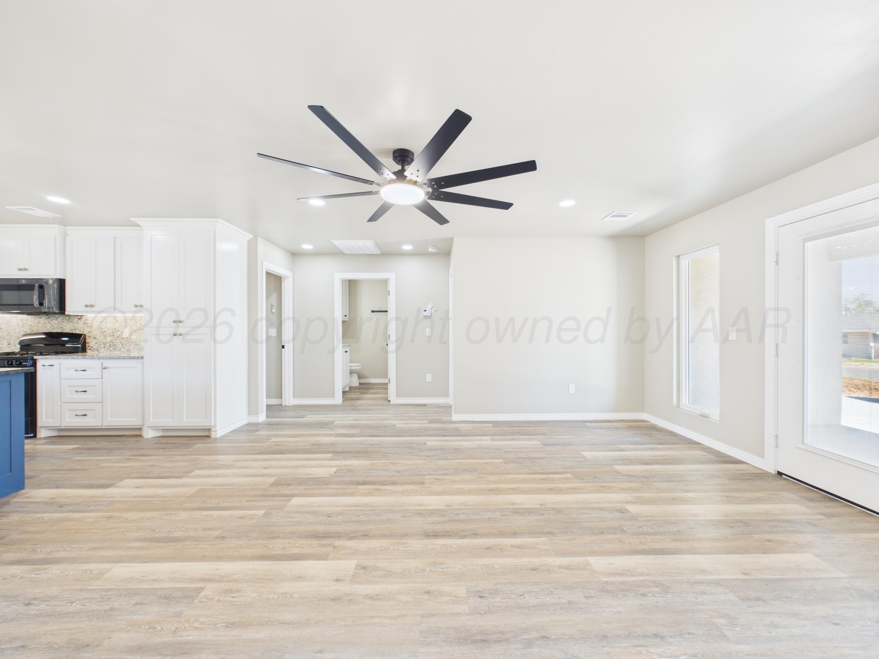307 N Maryland Street Property Photo 13