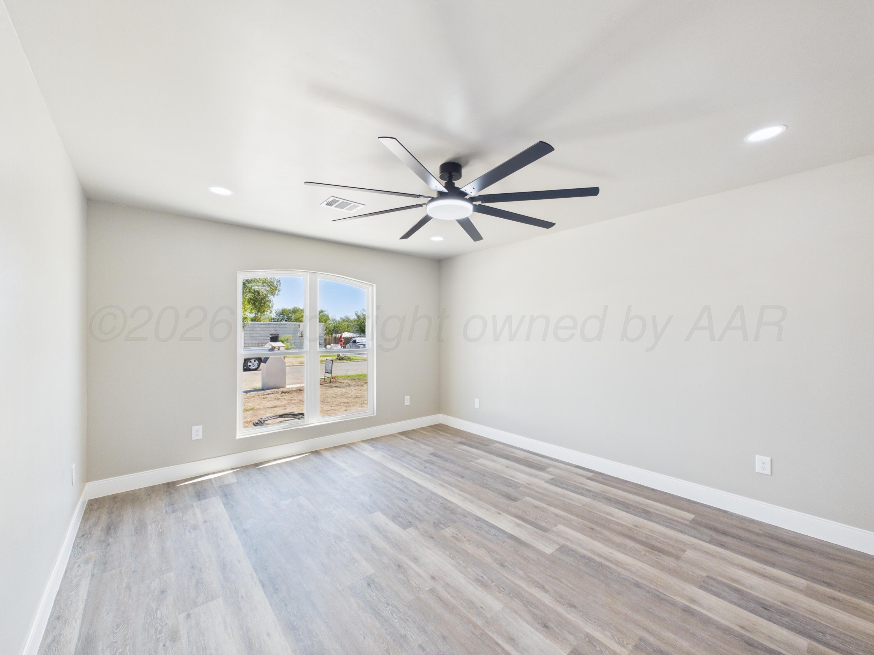 307 N Maryland Street Property Photo 22