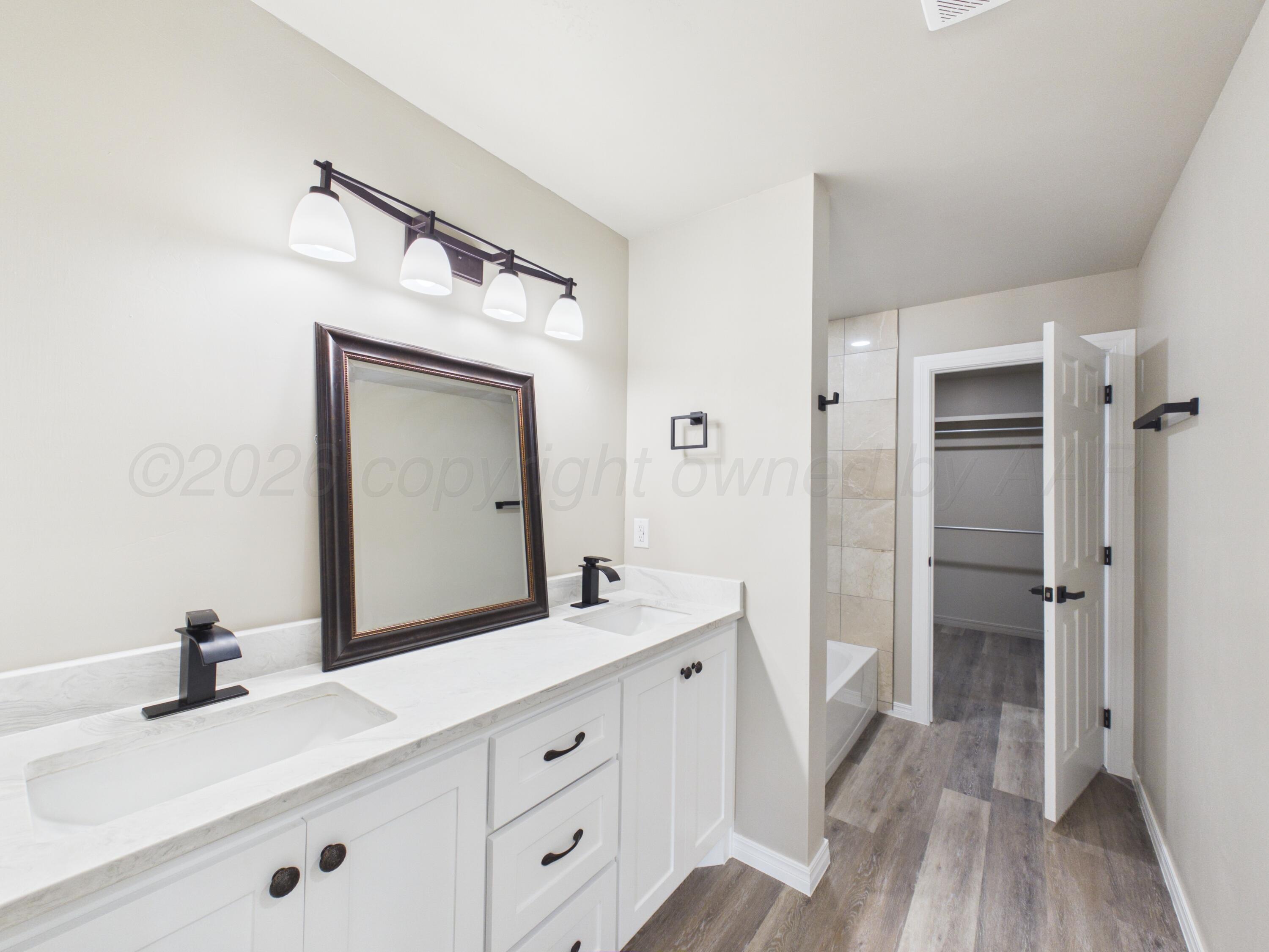 307 N Maryland Street Property Photo 23
