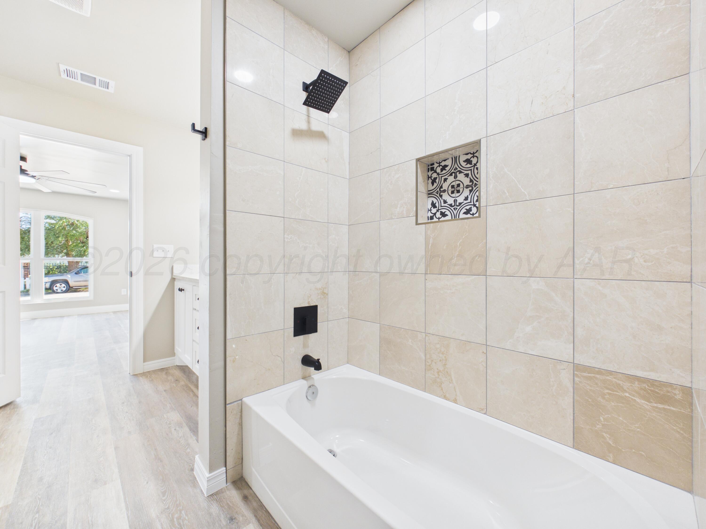 307 N Maryland Street Property Photo 25