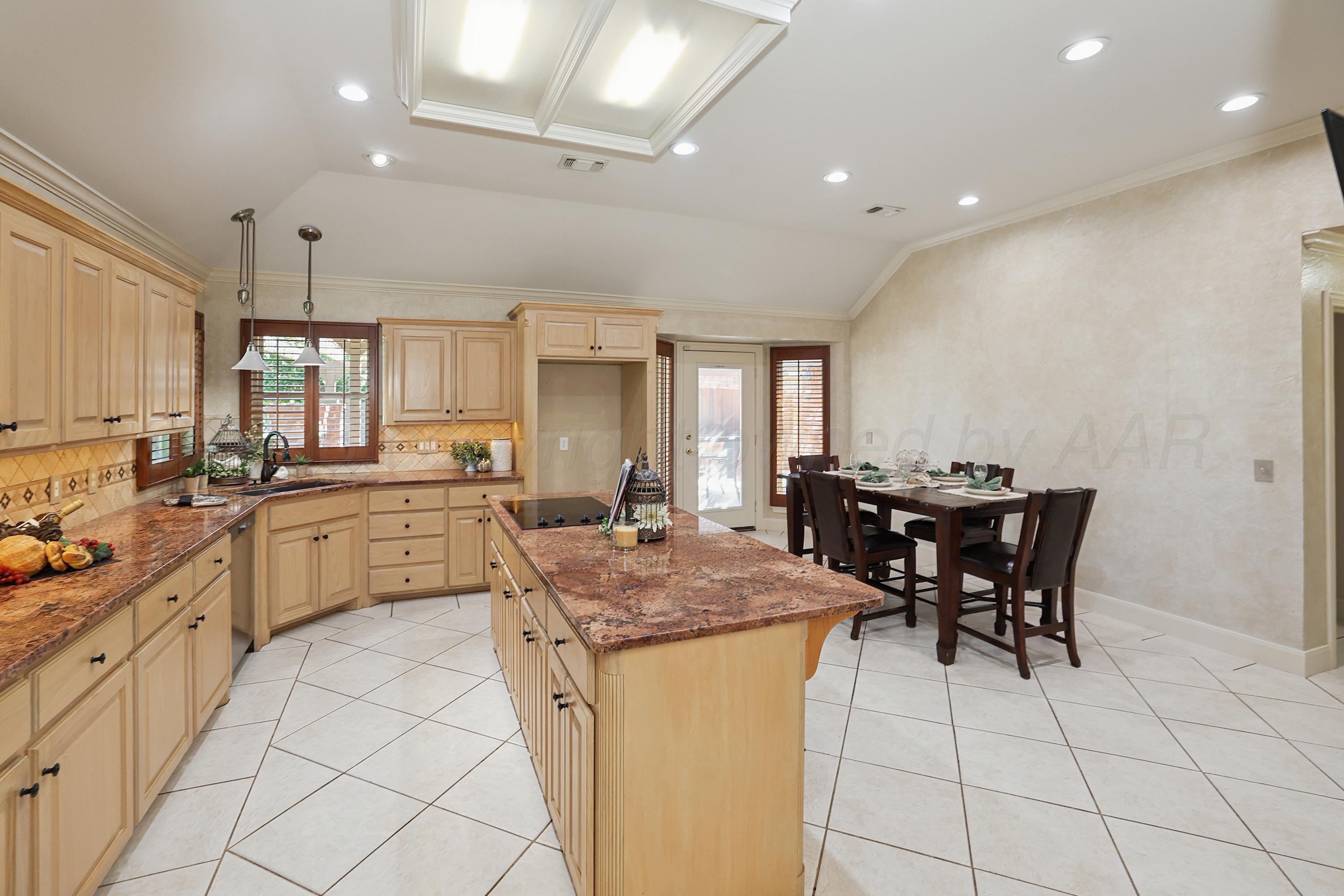 6925 Thunder Road Property Photo 11