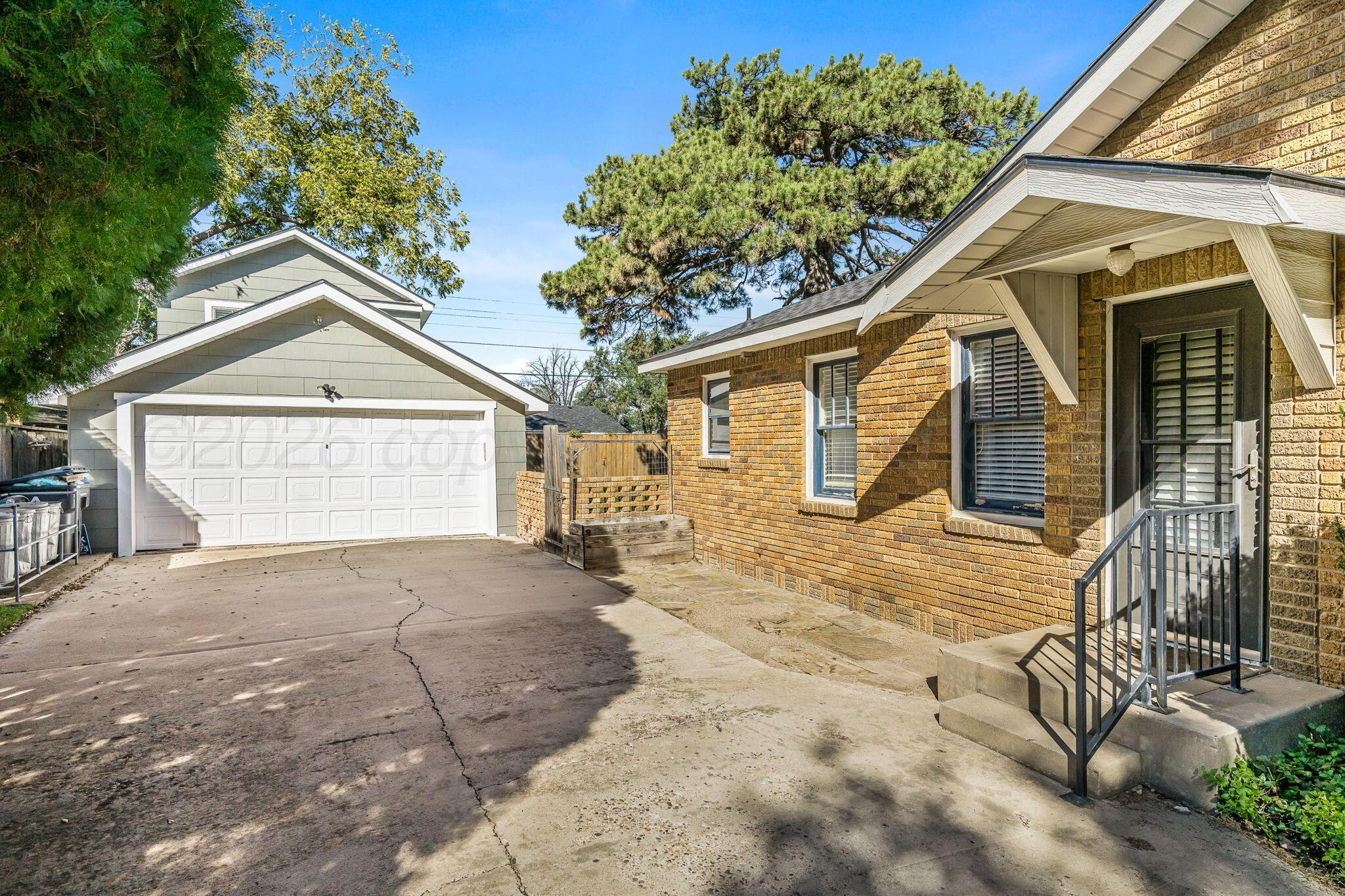 204 Sunset Terrace Property Photo 3