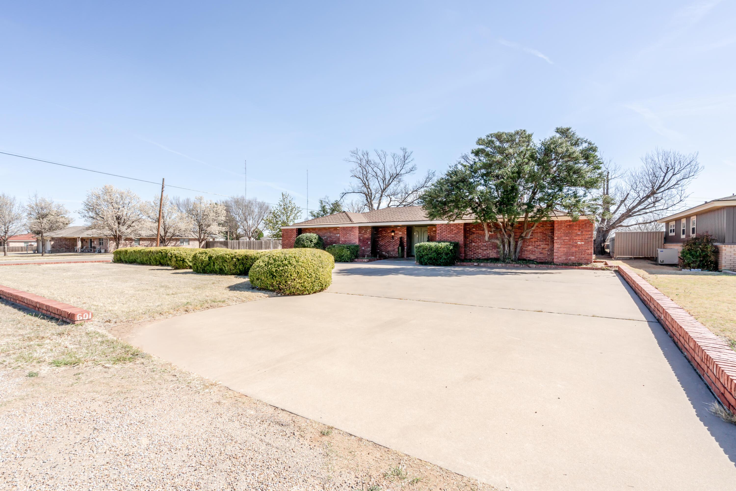 601 Cottage Street Property Photo 1