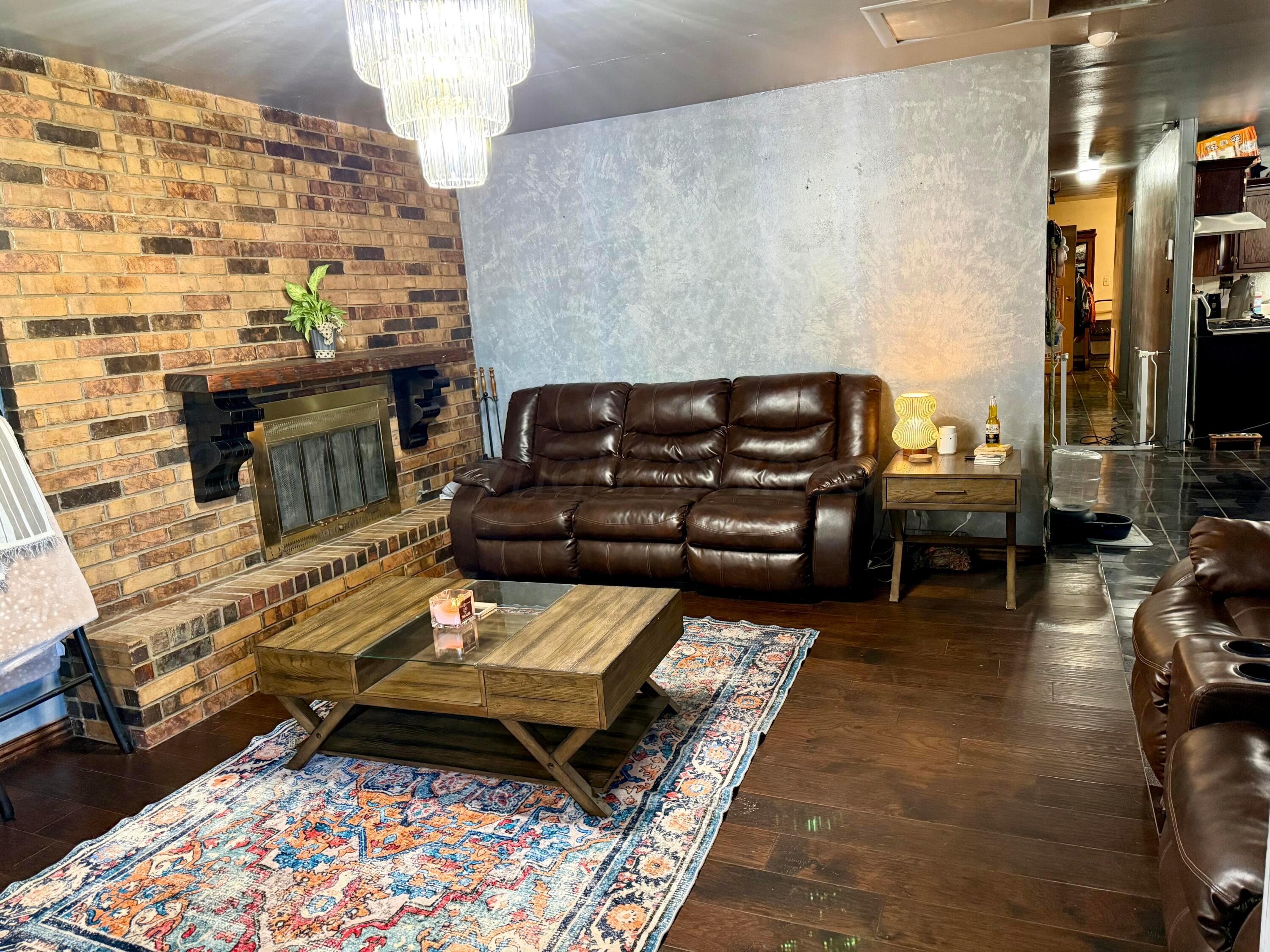 1402 S Houston Street Property Photo 3