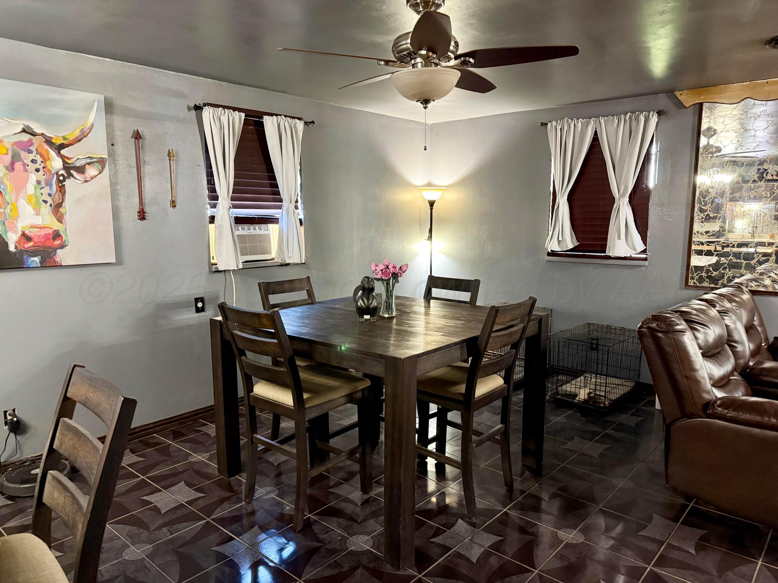1402 S Houston Street Property Photo 5