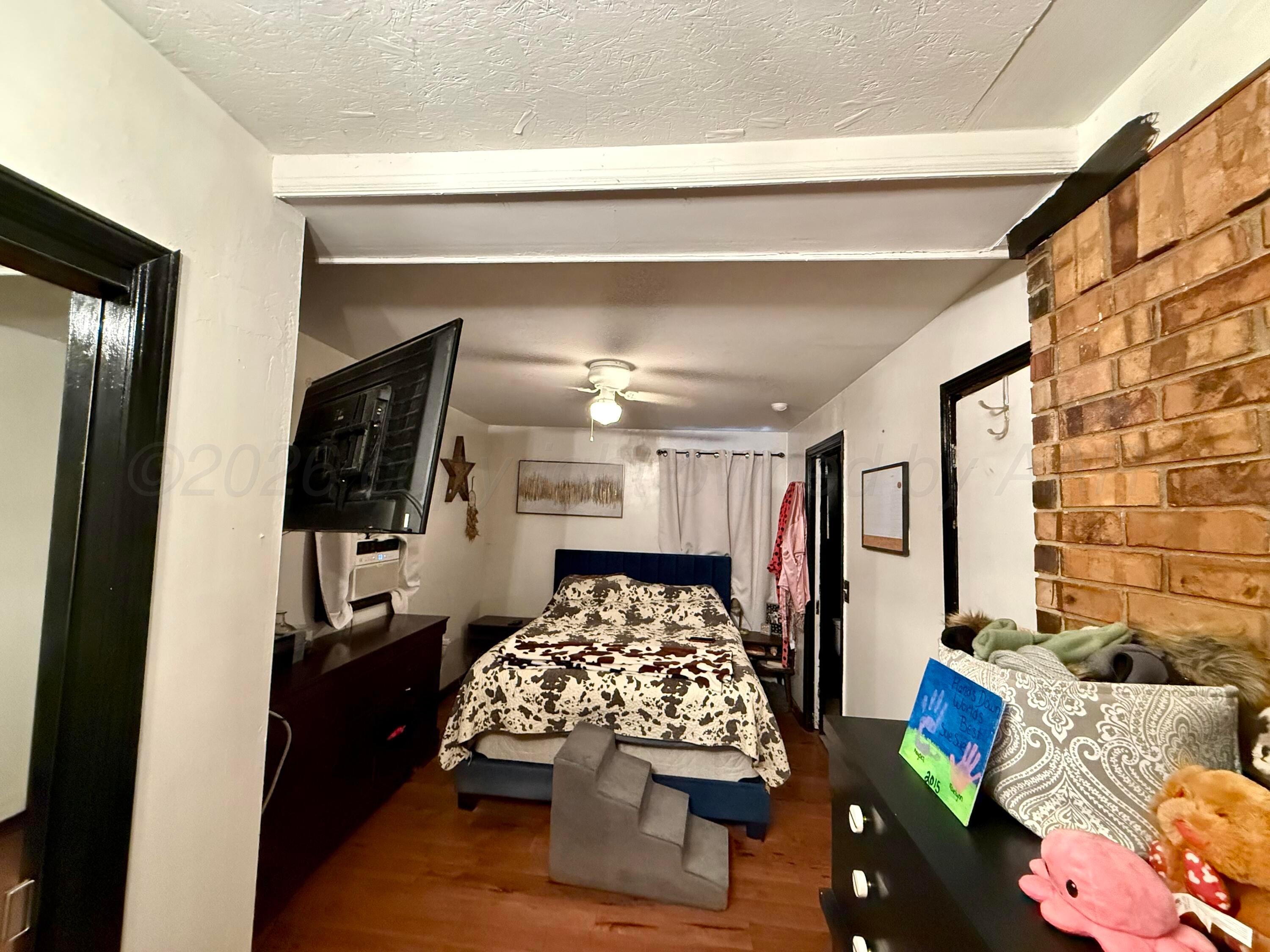 1402 S Houston Street Property Photo 10