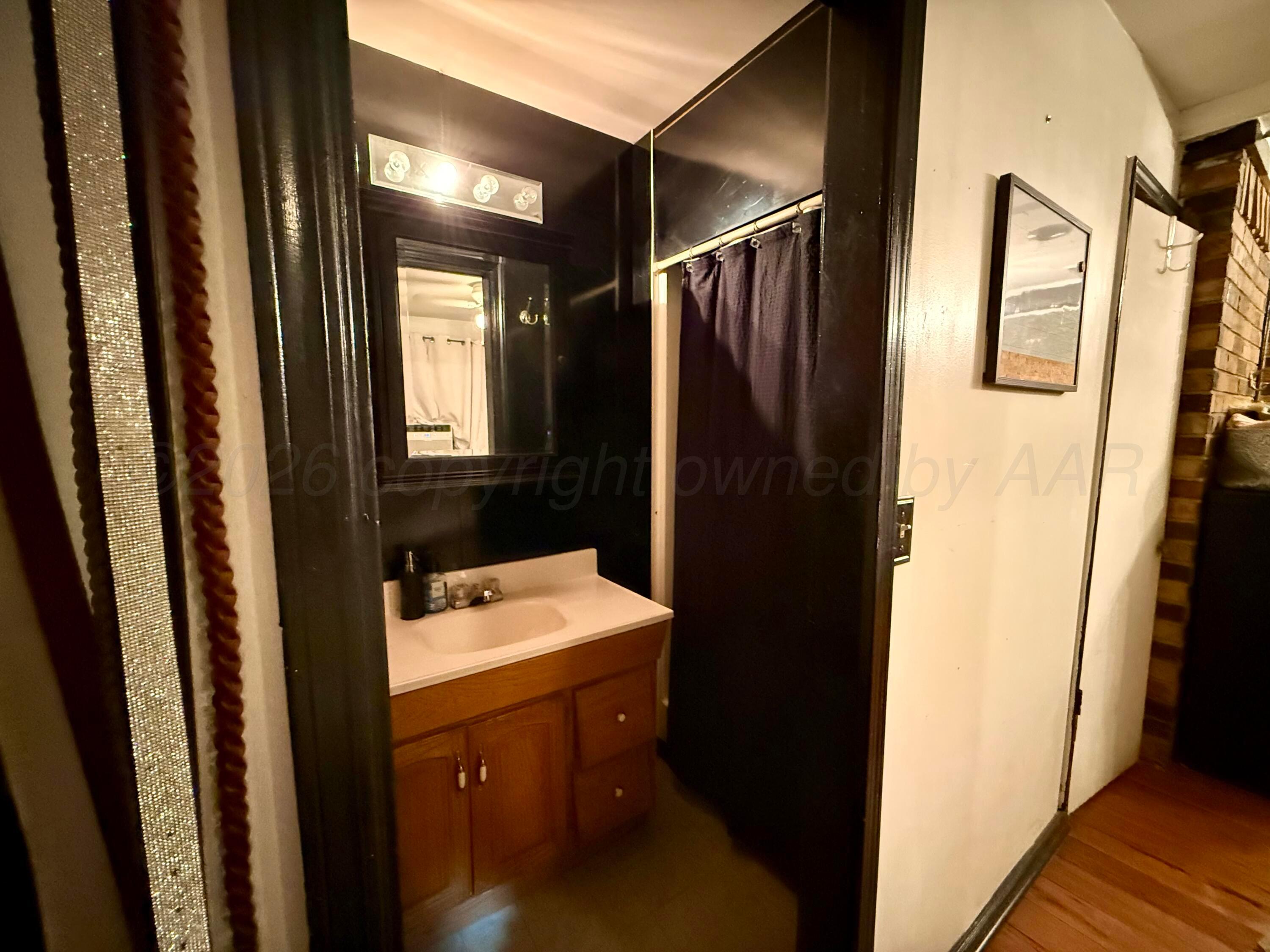 1402 S Houston Street Property Photo 11