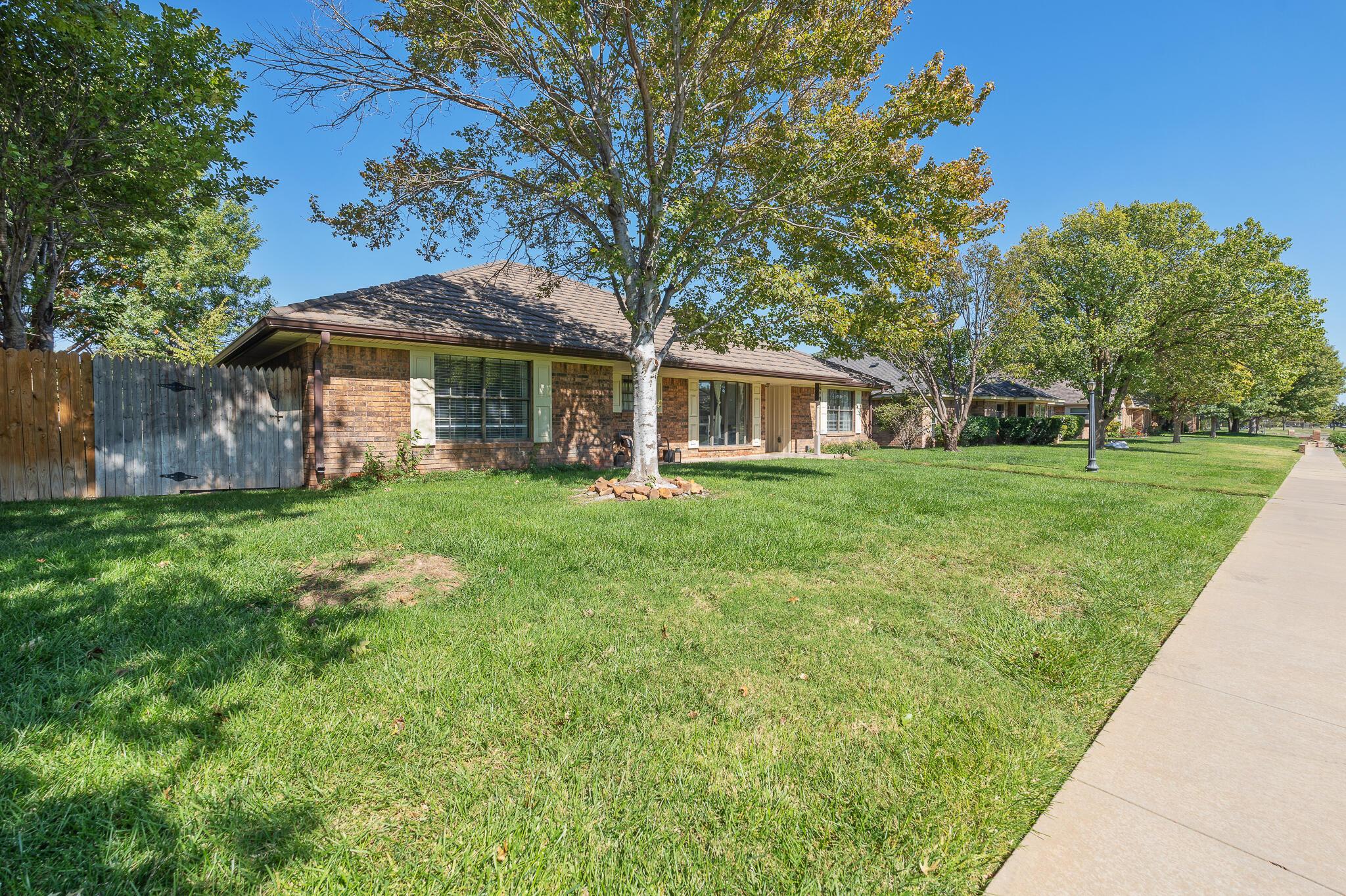 6604 Wentworth Drive Property Photo 2