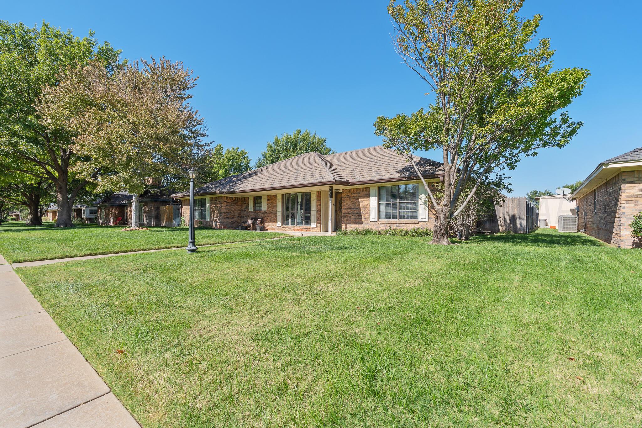 6604 Wentworth Drive Property Photo 3