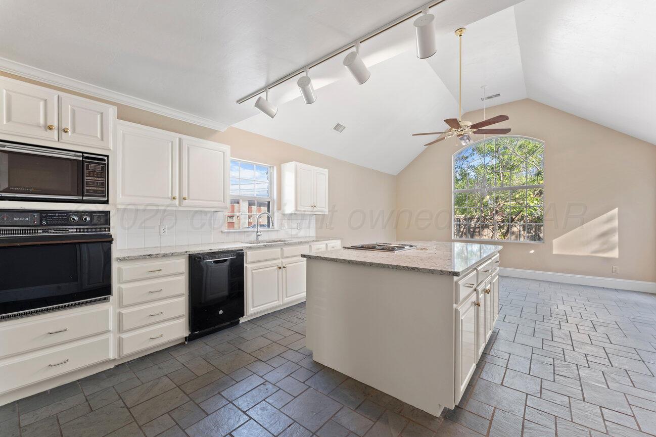 2201 Peach Tree Street Property Photo 9