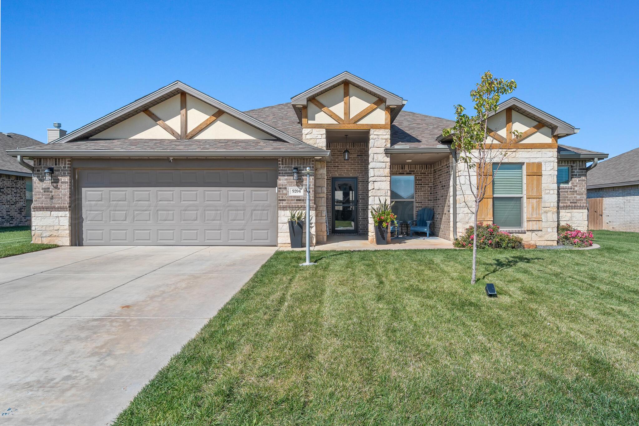 9204 Lexford Drive Property Photo 1