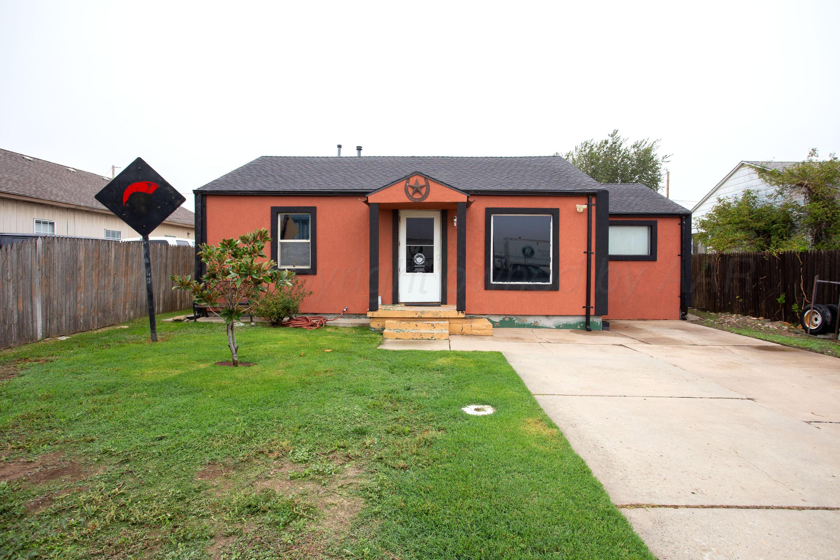 605 N Roberts Street Property Photo 1