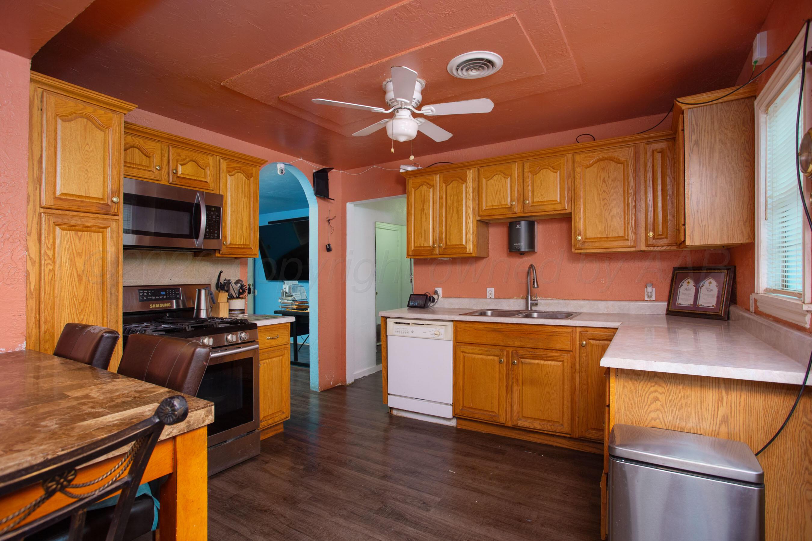605 N Roberts Street Property Photo 7