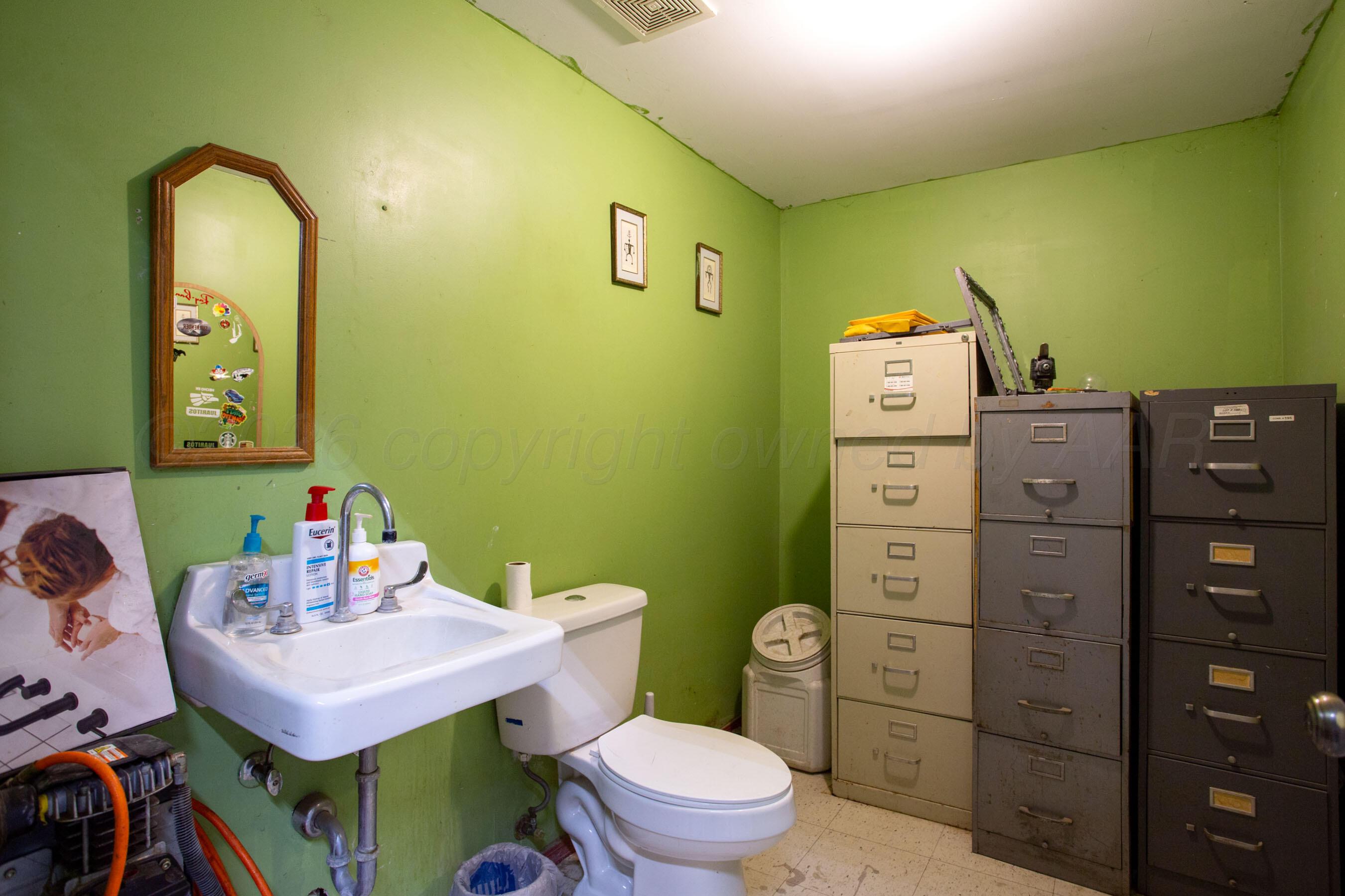 605 N Roberts Street Property Photo 23