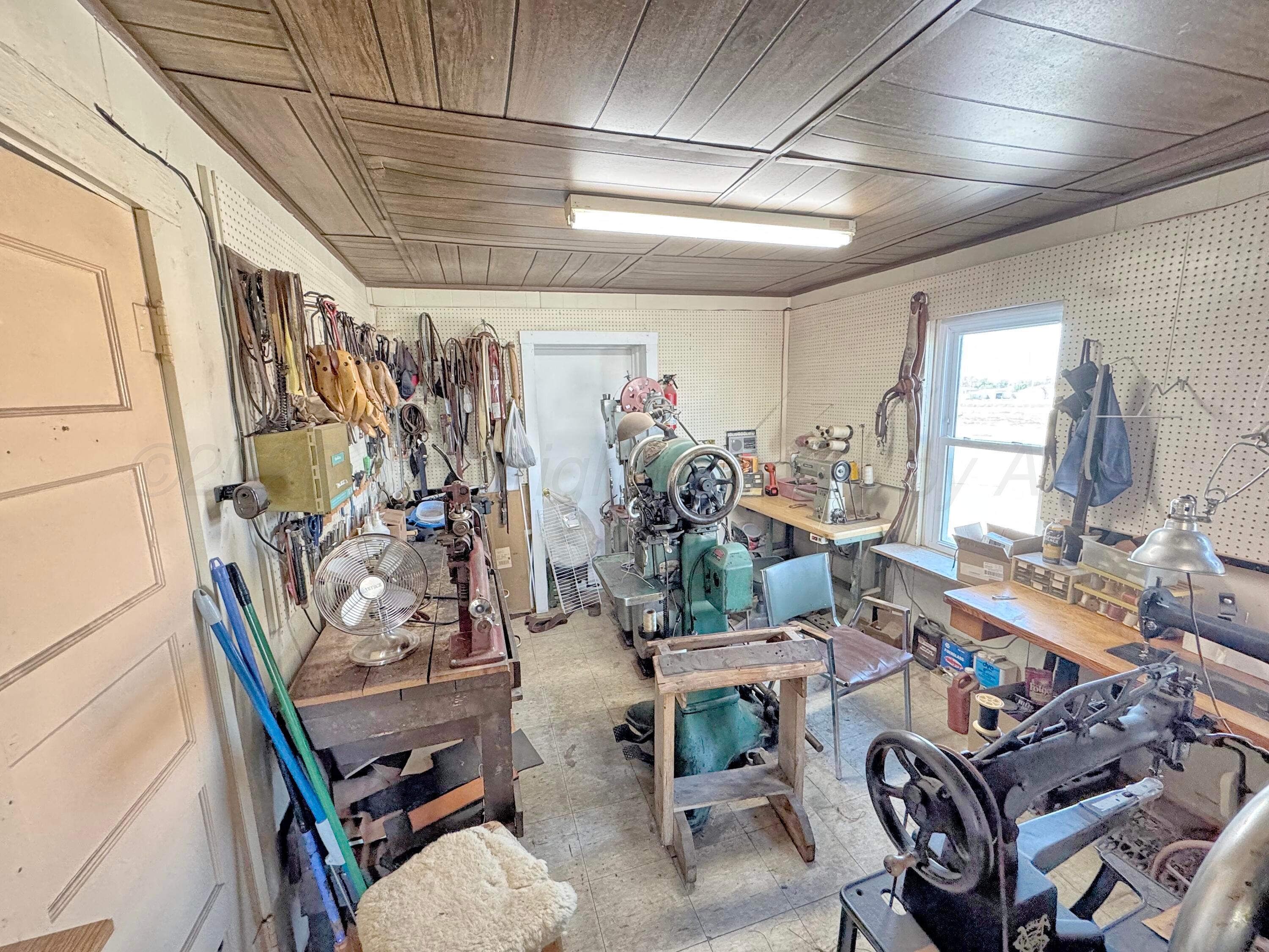 202 S Baylor Street Property Photo 4