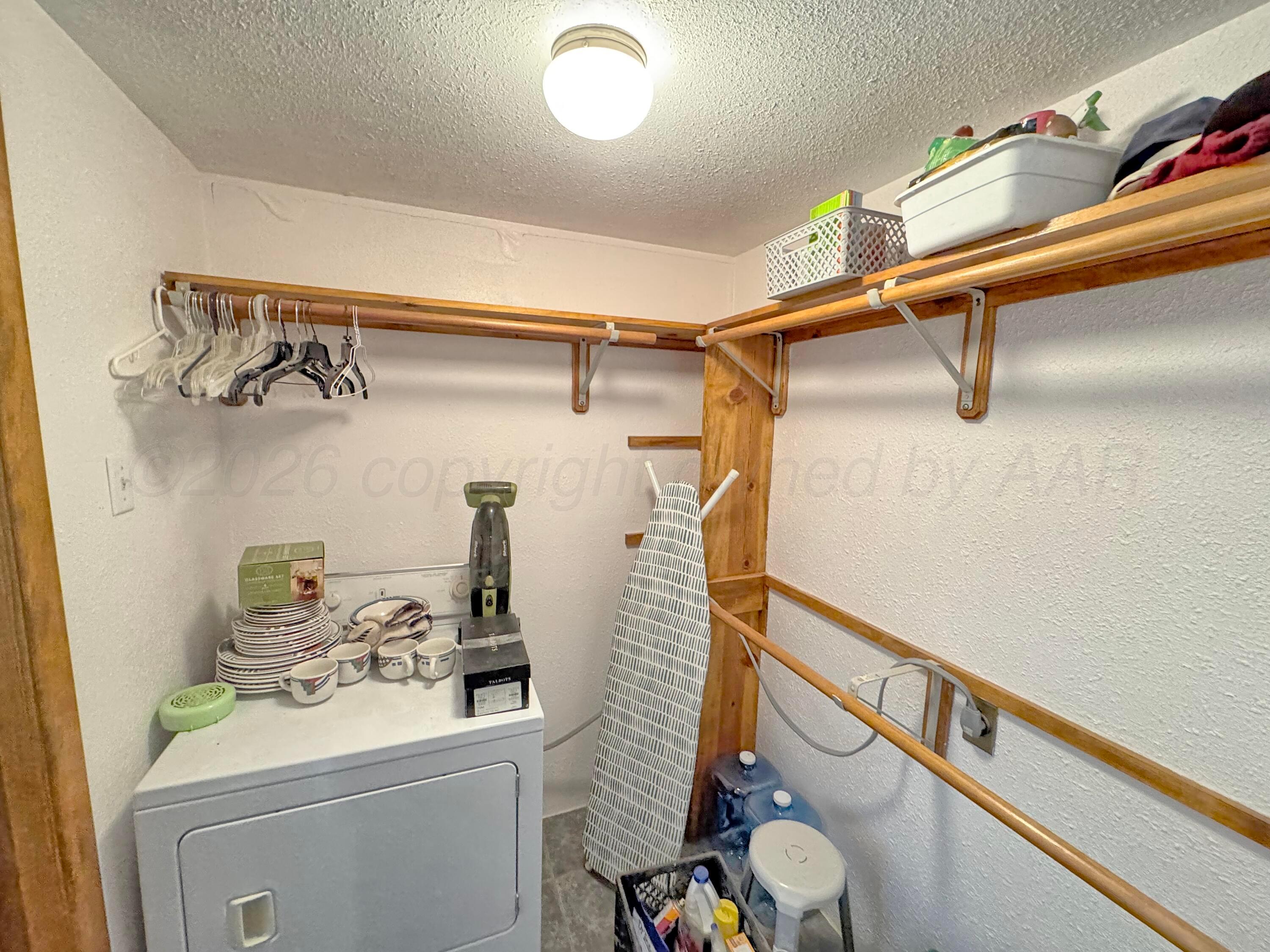 202 S Baylor Street Property Photo 9