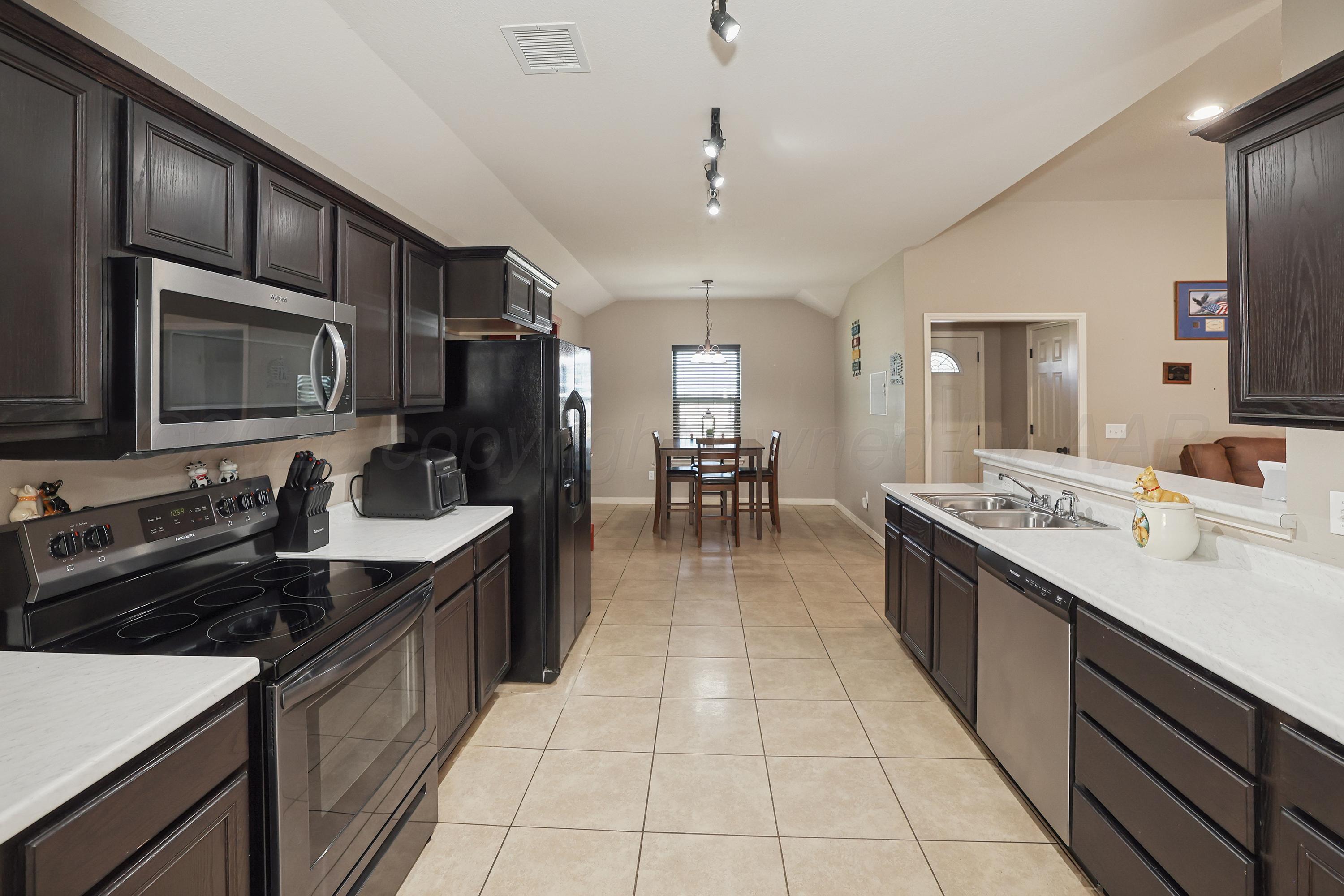 1406 Fox Hunt Avenue Property Photo 4